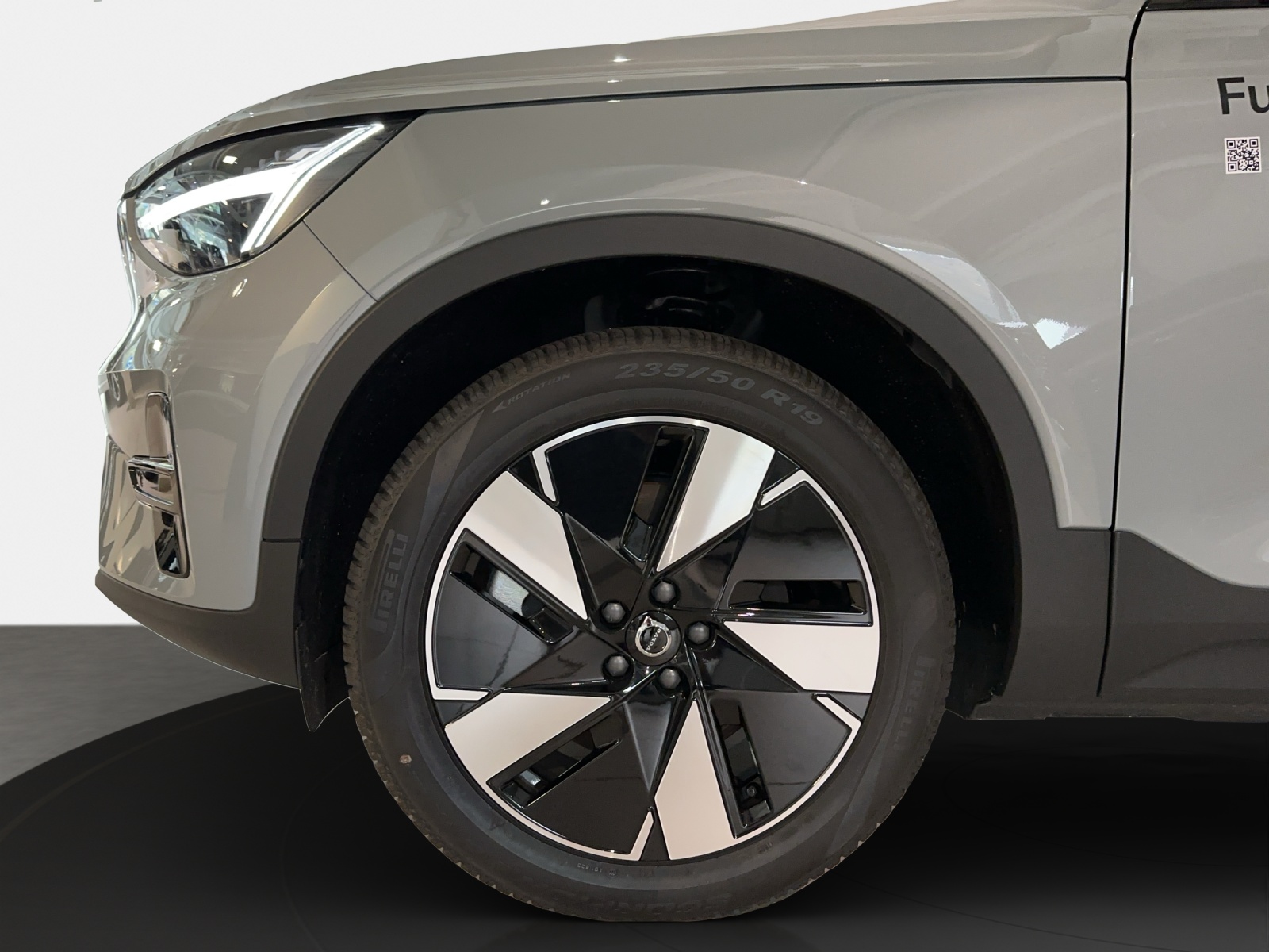 VOLVO XC40 Recharge E80 82kWh Plus RWD-image-14