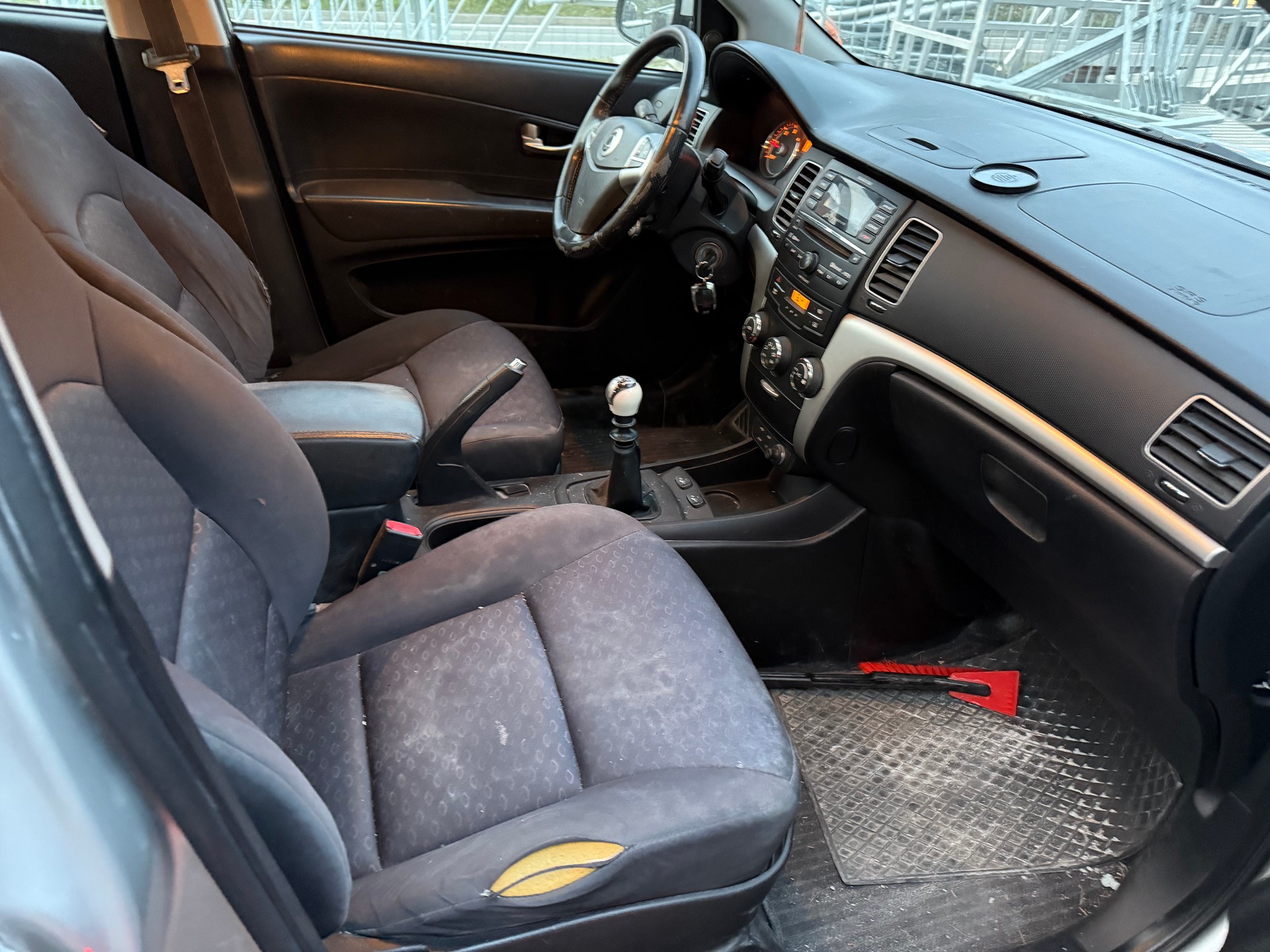 KGM-SsangYong Korando 2.0 e-XDI Quartz 4WD-image-5