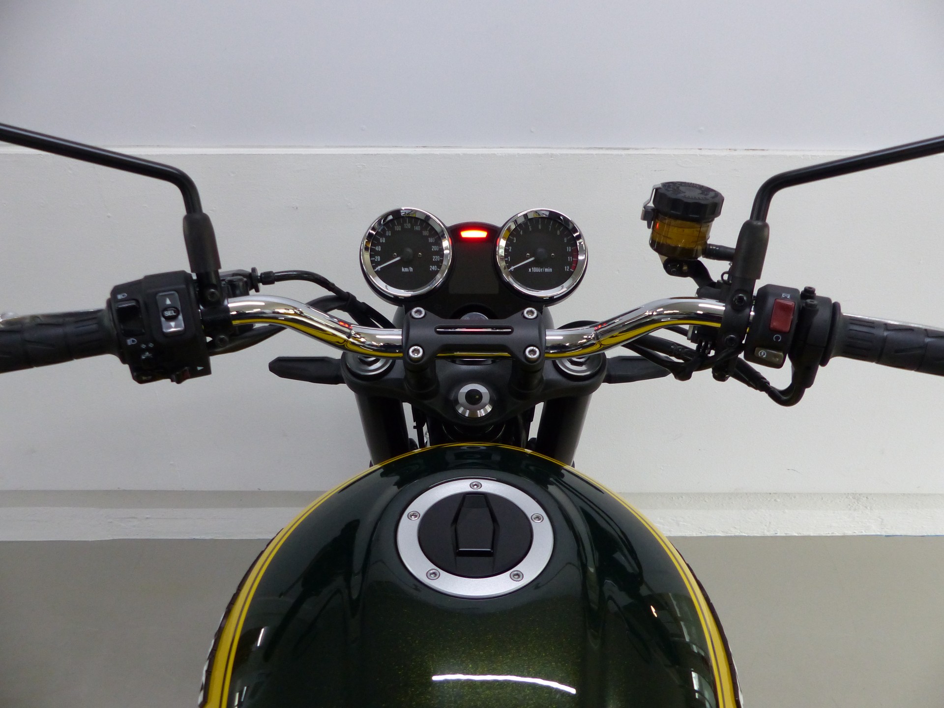 KAWASAKI Z 900 RS ABS Yellow Ball-image-9