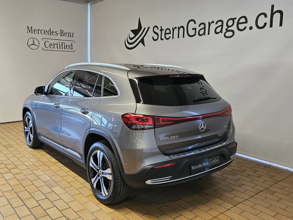 MERCEDES-BENZ EQA 250 Electric Art Line-showroom-element-2