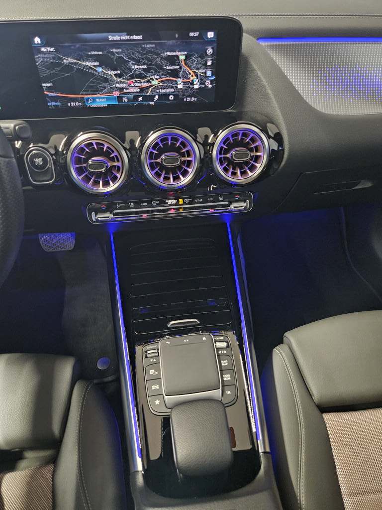 MERCEDES-BENZ EQA 250 Electric Art Line-image-9