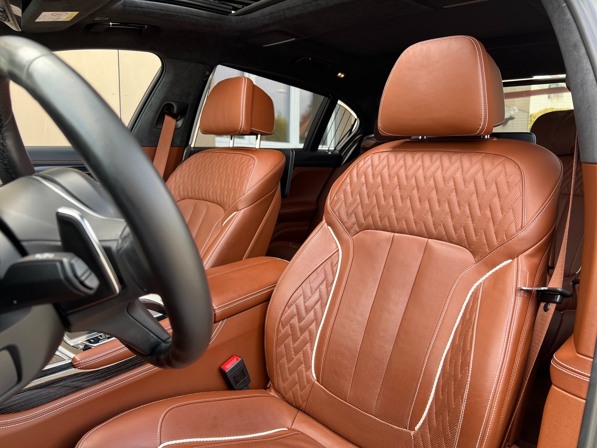 BMW M760Li xDrive Steptronic-image-9