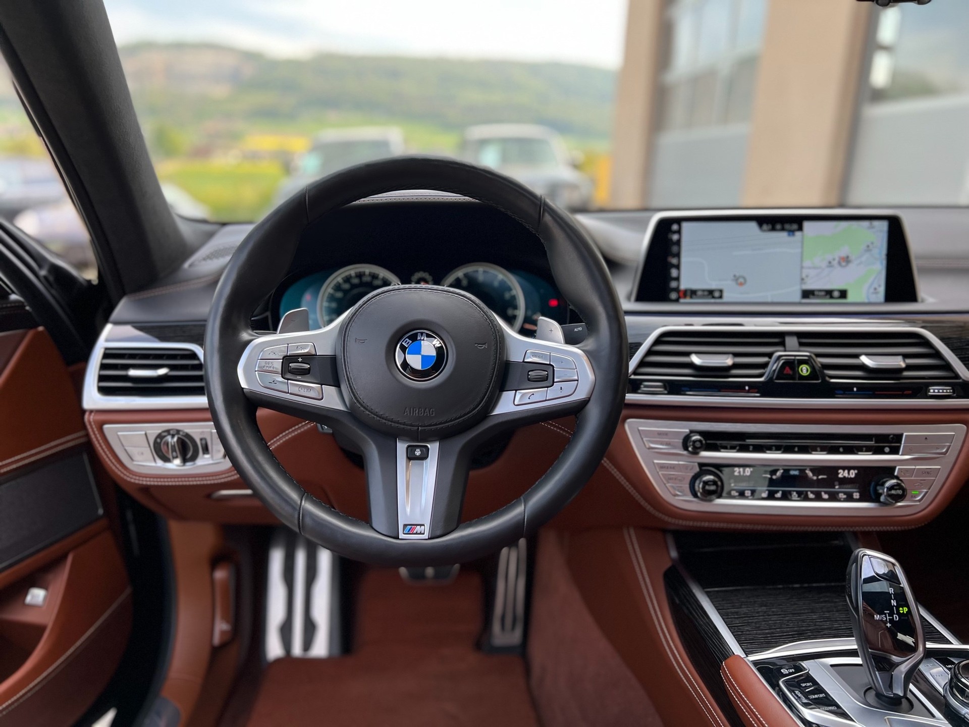 BMW M760Li xDrive Steptronic-image-14