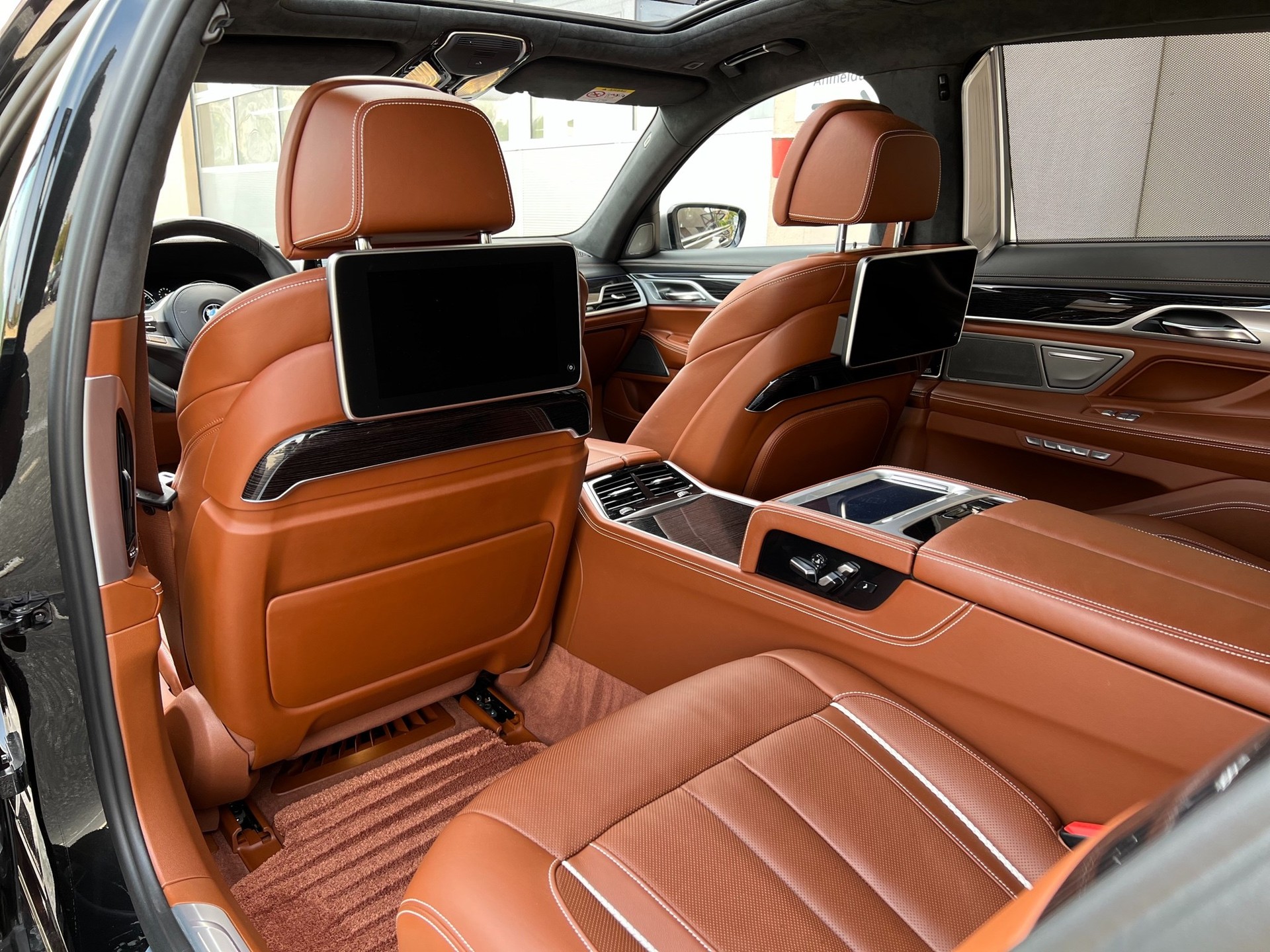BMW M760Li xDrive Steptronic-image-19