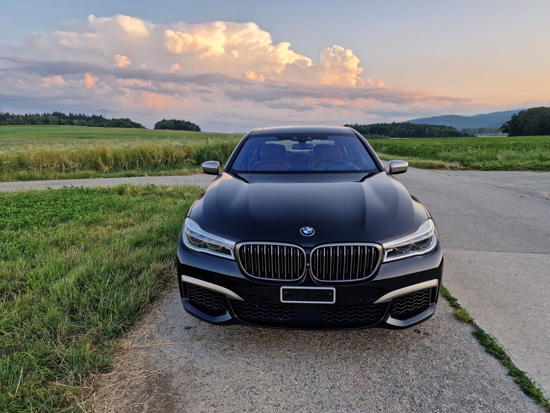BMW M760Li xDrive Steptronic-image-1