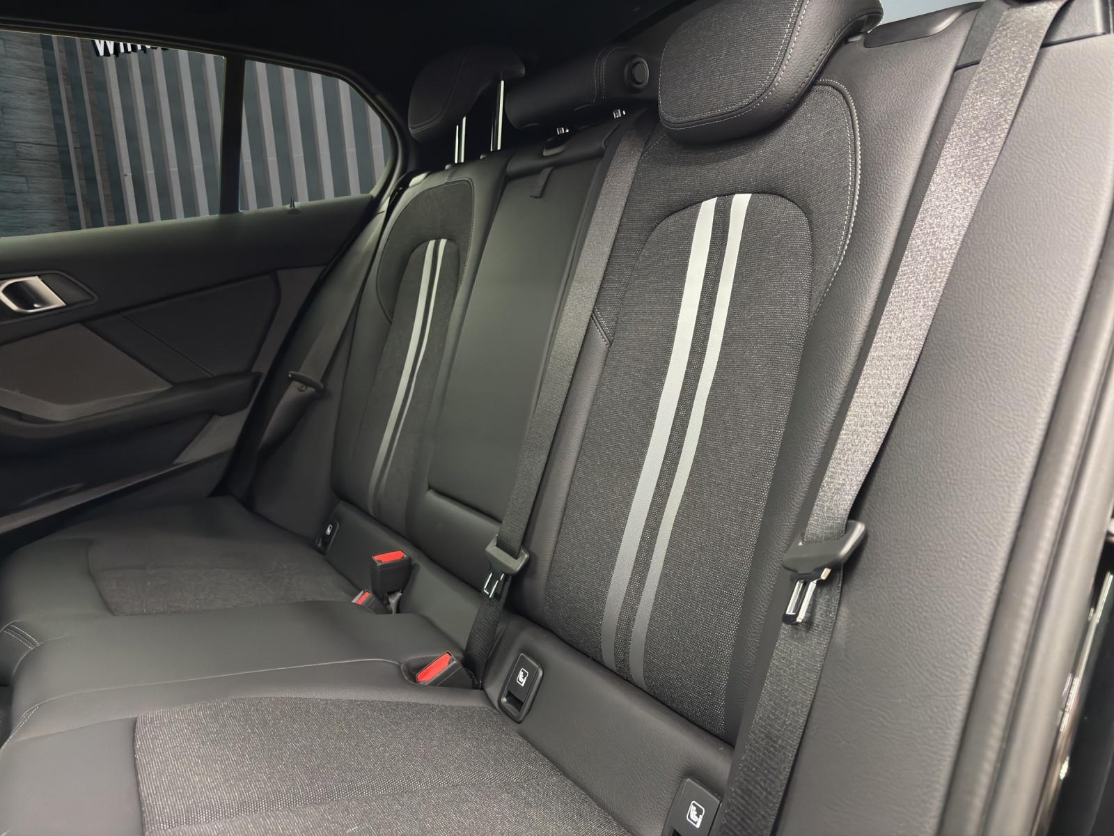 BMW 116d Sports Line-image-17
