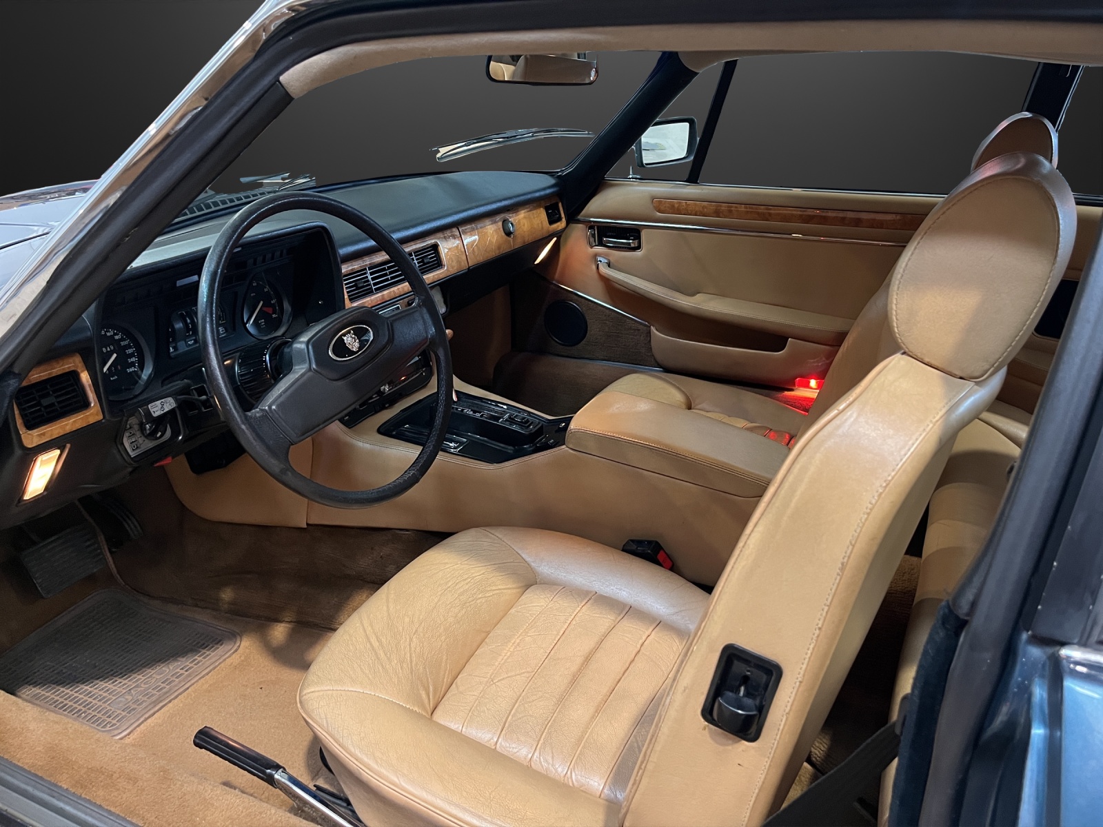 JAGUAR XJS 5.3 V12-image-7
