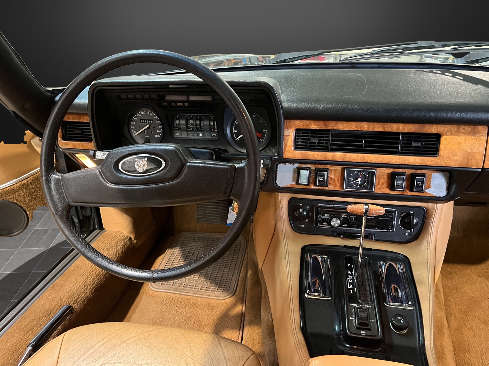 JAGUAR XJS 5.3 V12-image-9