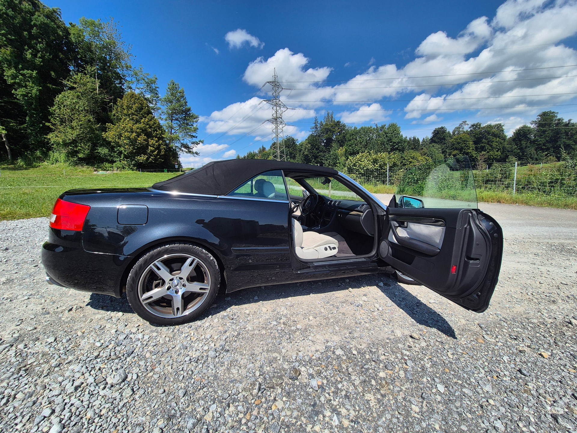 AUDI S4 Cabriolet 4.2 V8 quattro-image-5