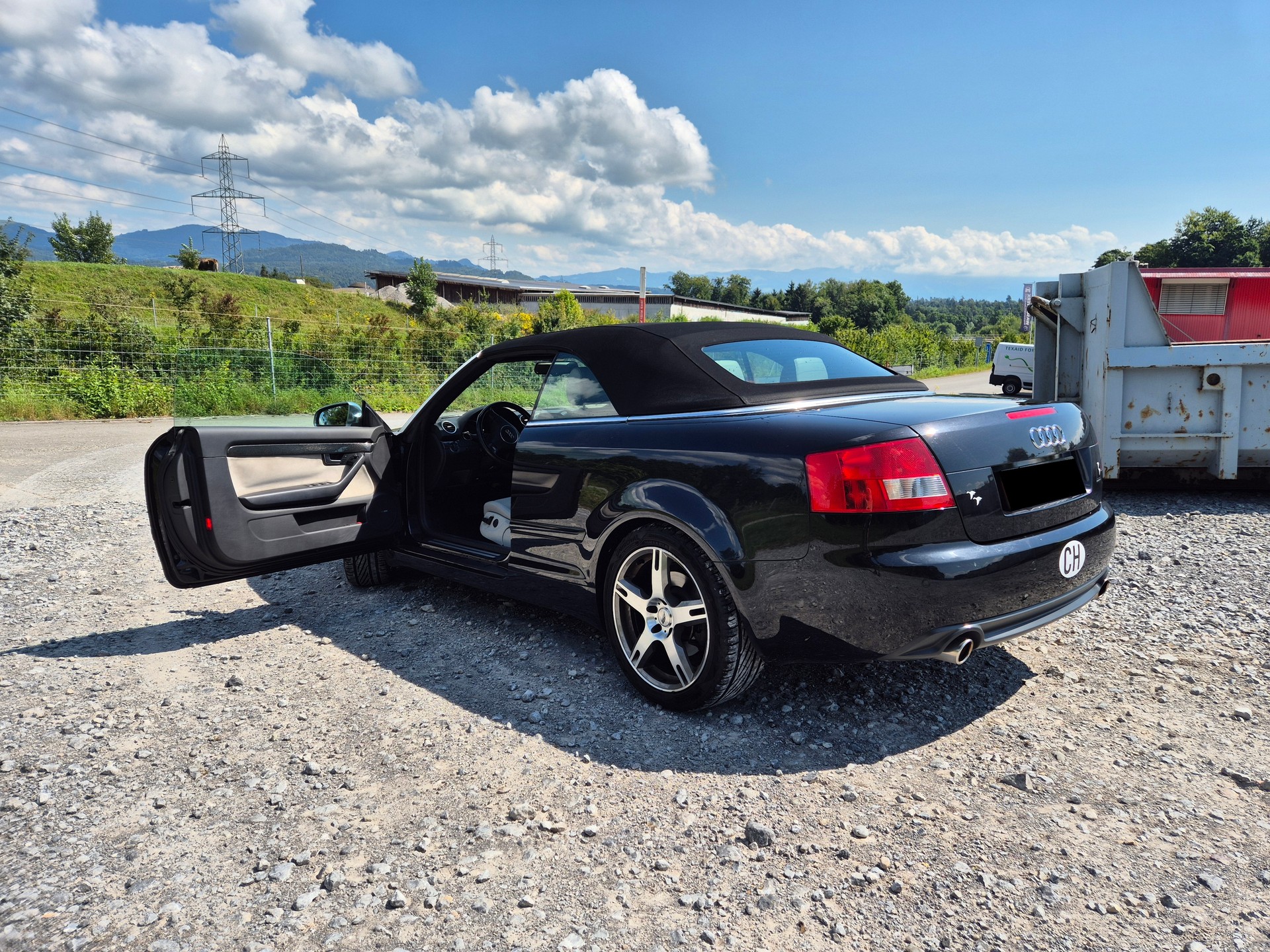 AUDI S4 Cabriolet 4.2 V8 quattro-image-4