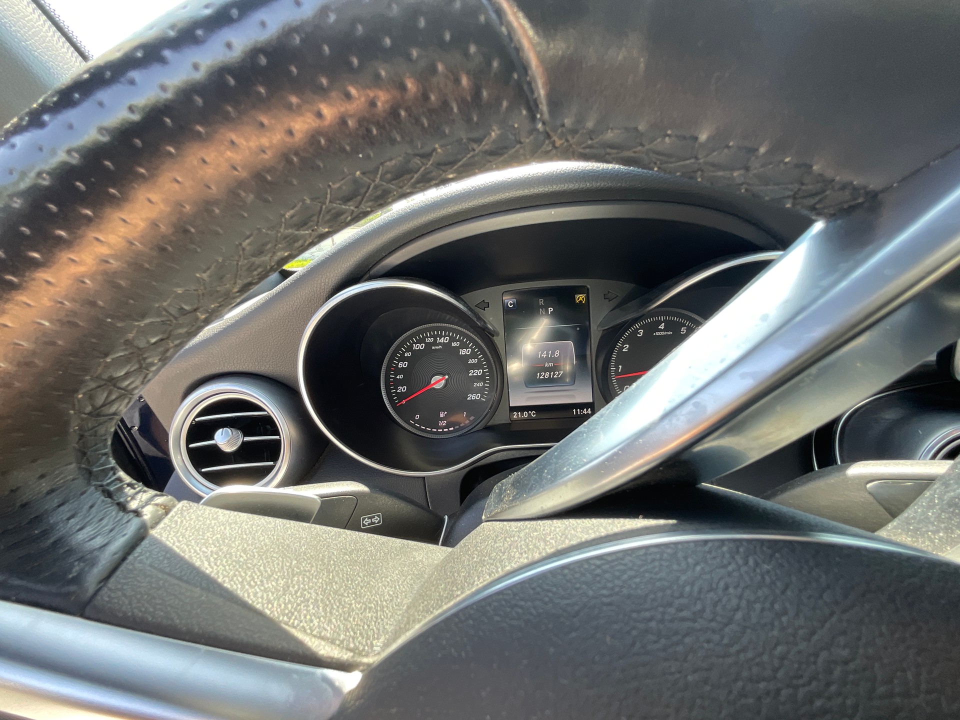 MERCEDES-BENZ C 200 Cabriolet AMG Line 4Matic 9G-Tronic-image-12