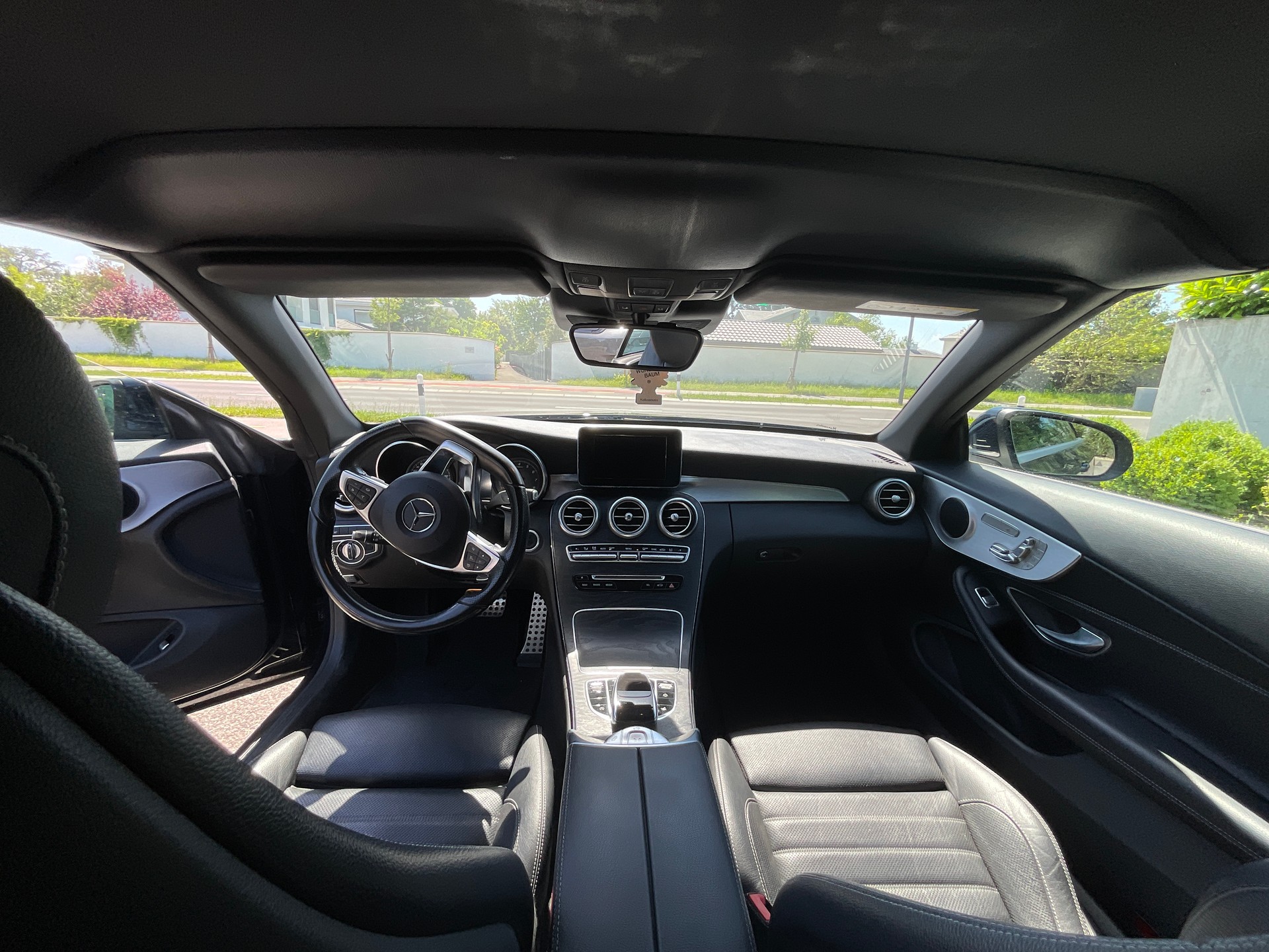 MERCEDES-BENZ C 200 Cabriolet AMG Line 4Matic 9G-Tronic-image-10