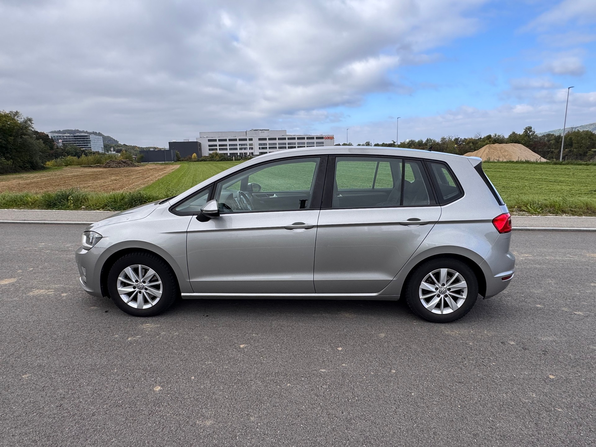 VW Golf Sportsvan 1.4 TSI Comfortline DSG-image-9