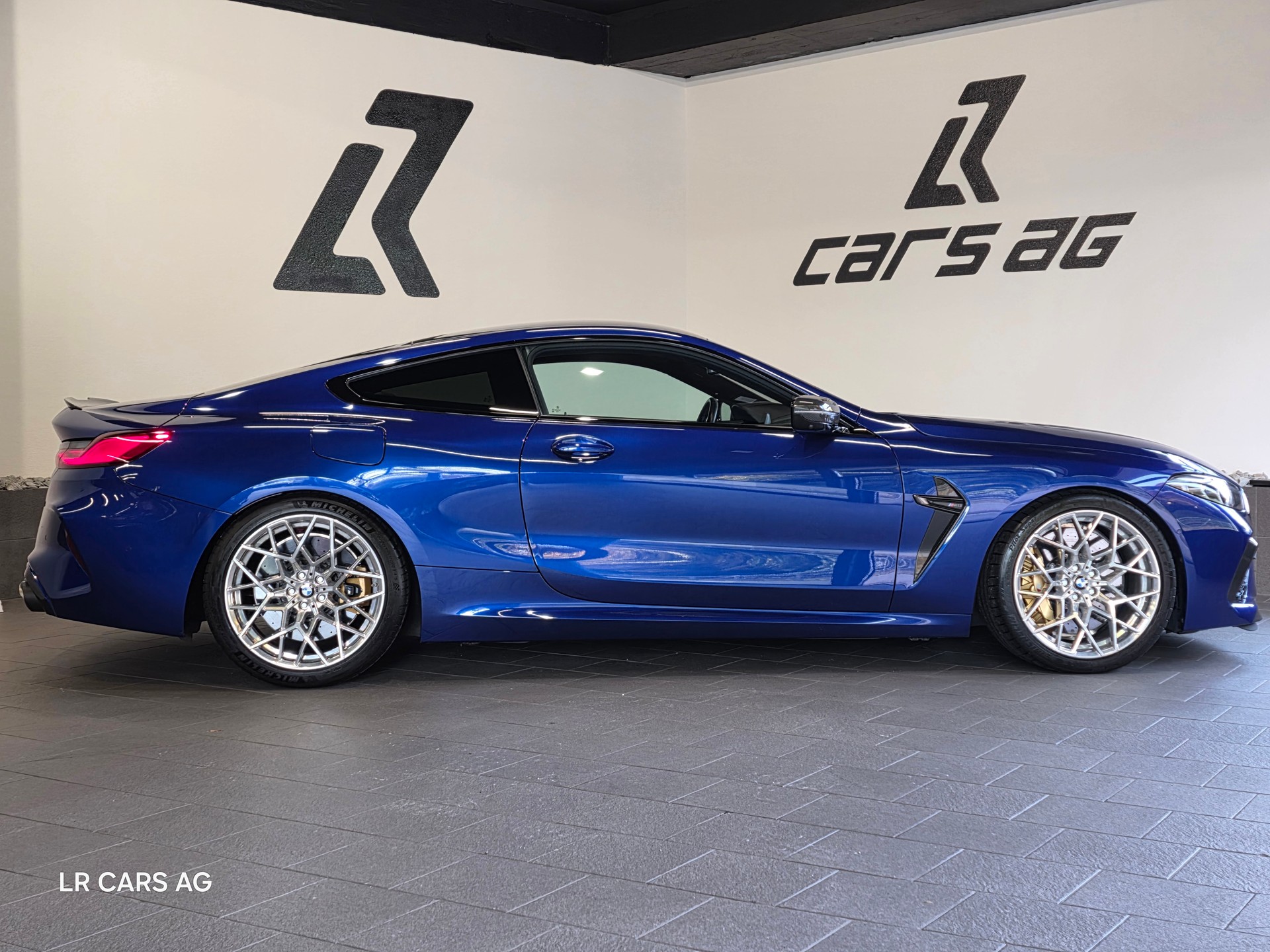 BMW M8 xDrive Steptronic M Competition-image-2