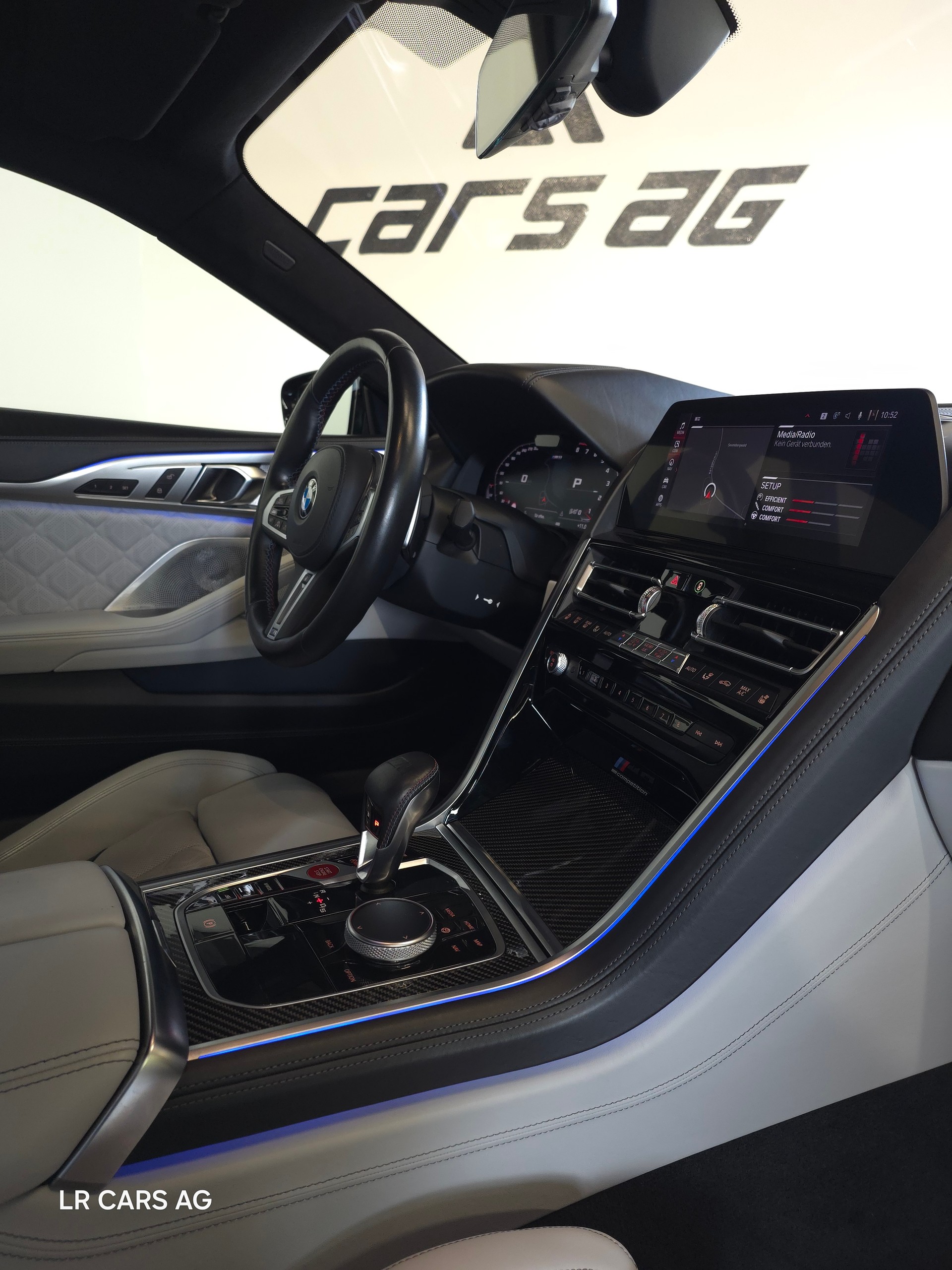 BMW M8 xDrive Steptronic M Competition-image-9