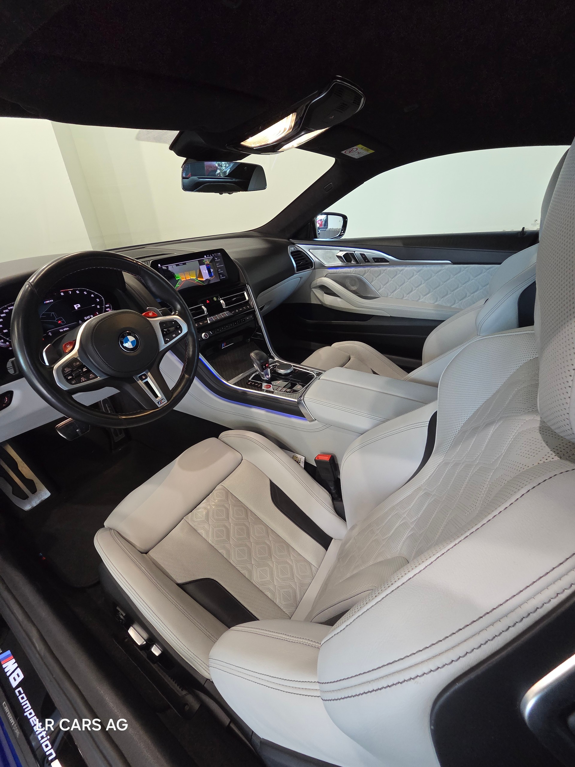 BMW M8 xDrive Steptronic M Competition-image-12