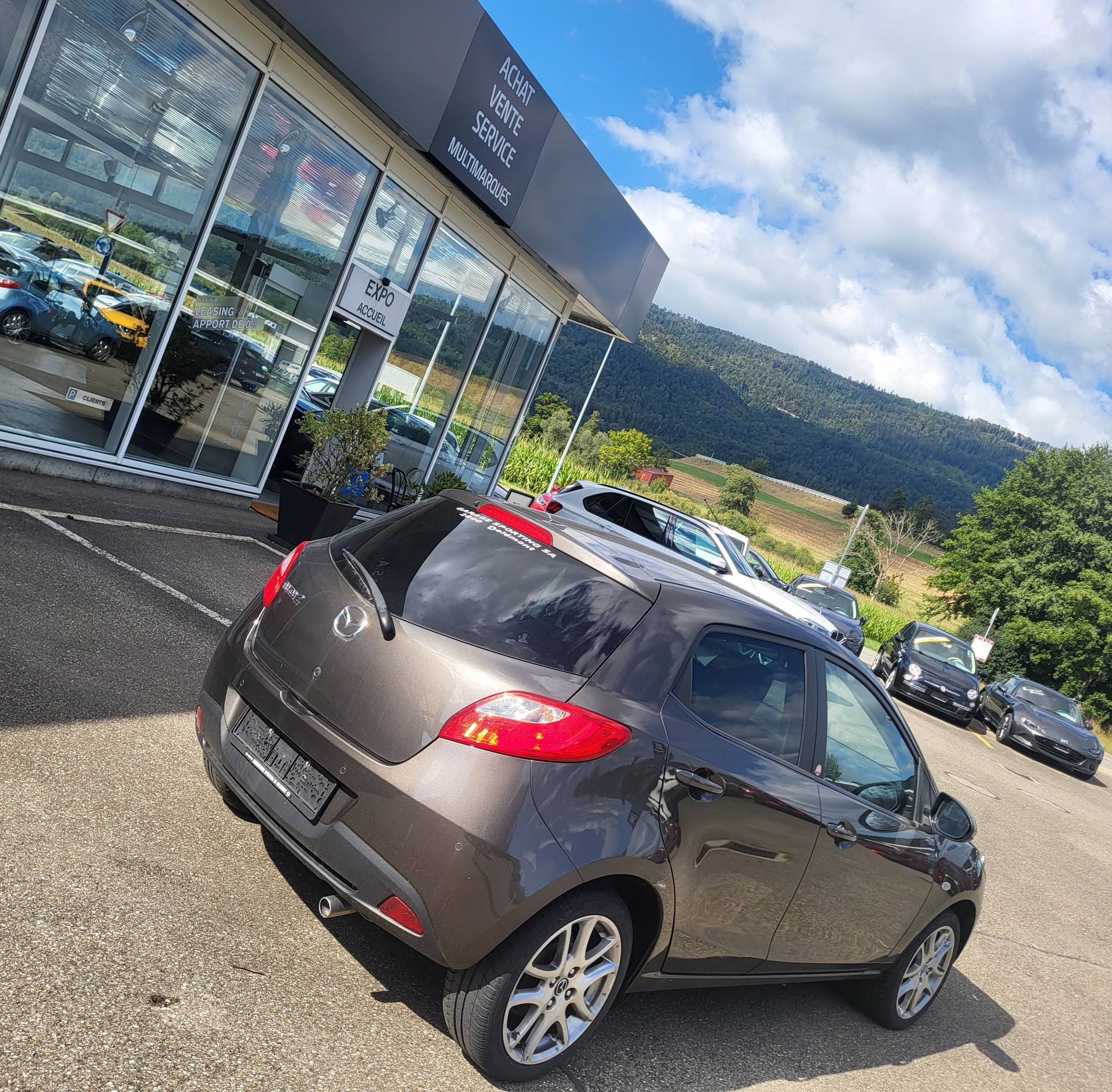 MAZDA 2 1.3i 16V Voila ma Suisse Edition+-image-3