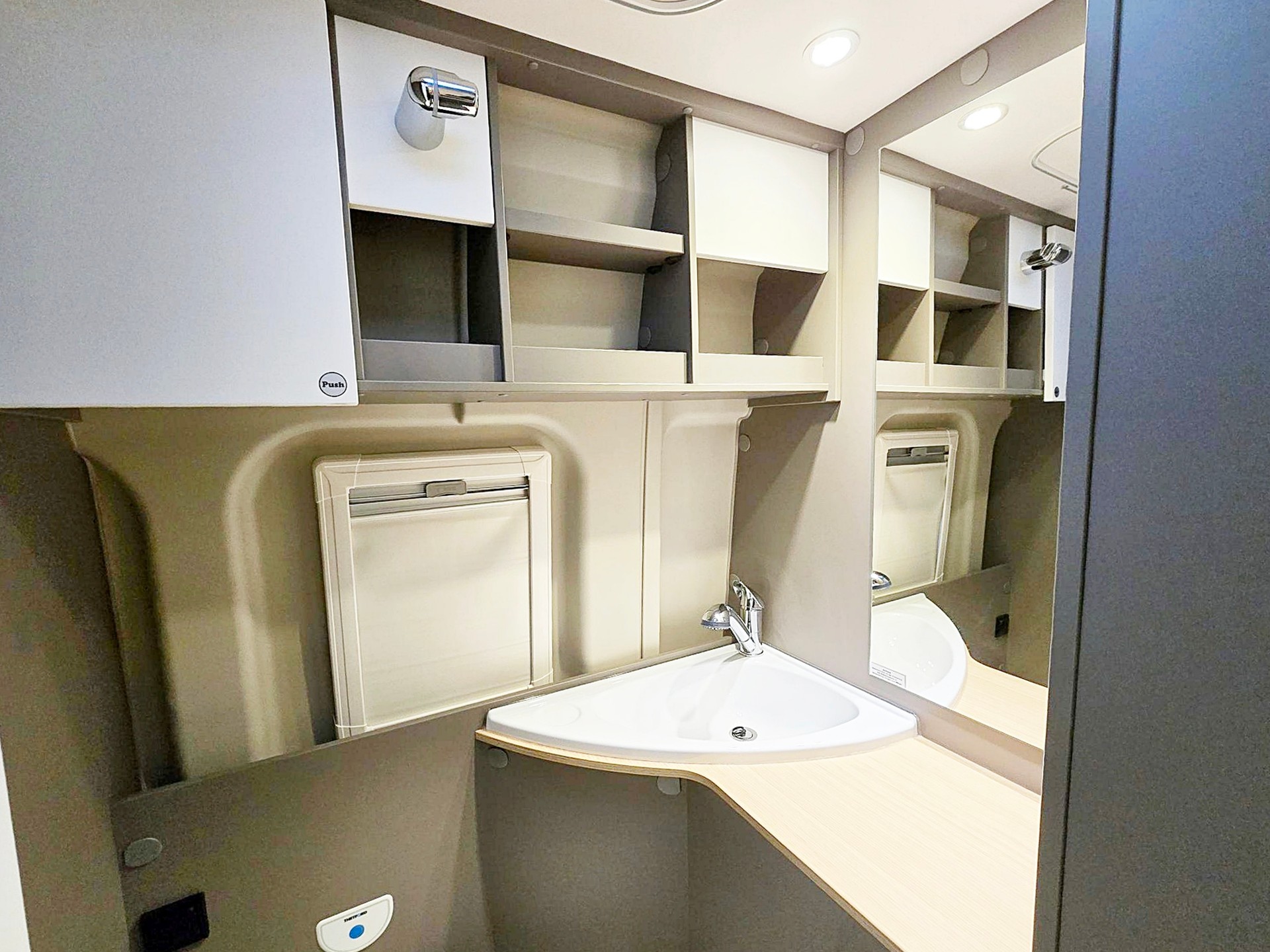 LMC INNOVAN C 600 2,2 DIESEL FIAT DUCATO MJ 140-image-13