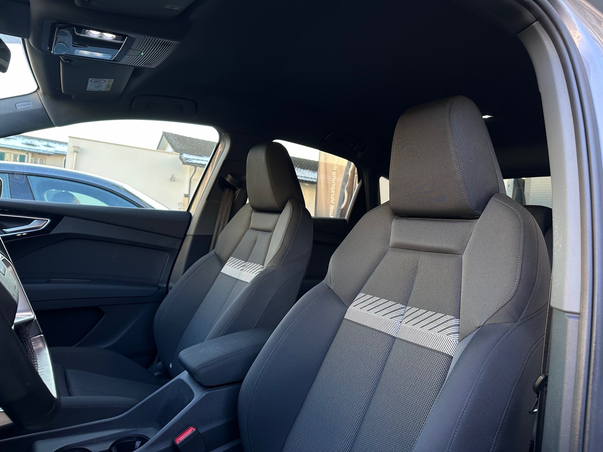 AUDI Q4 Sportback e-tron 50 quattro-image-9