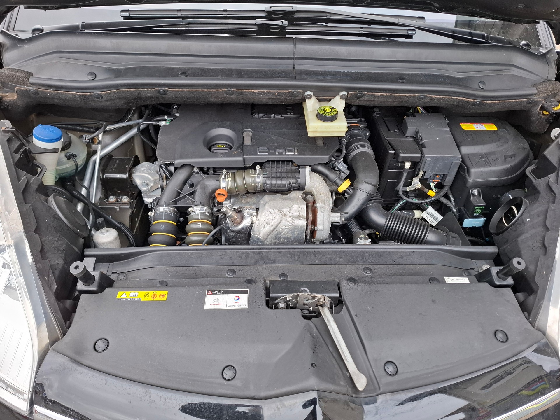 CITROEN C4 Picasso 1.6 HDI 16V Attraction EGS6-image-13