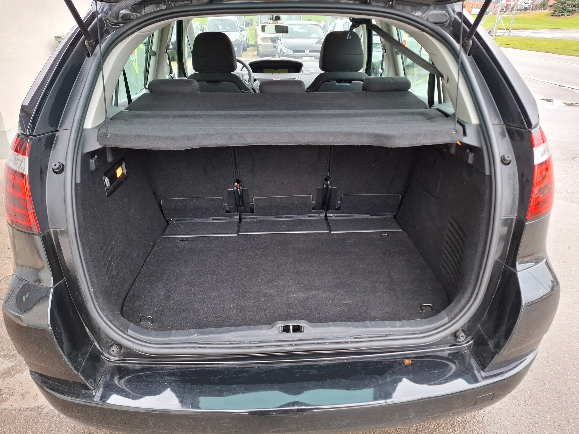 CITROEN C4 Picasso 1.6 HDI 16V Attraction EGS6-image-6