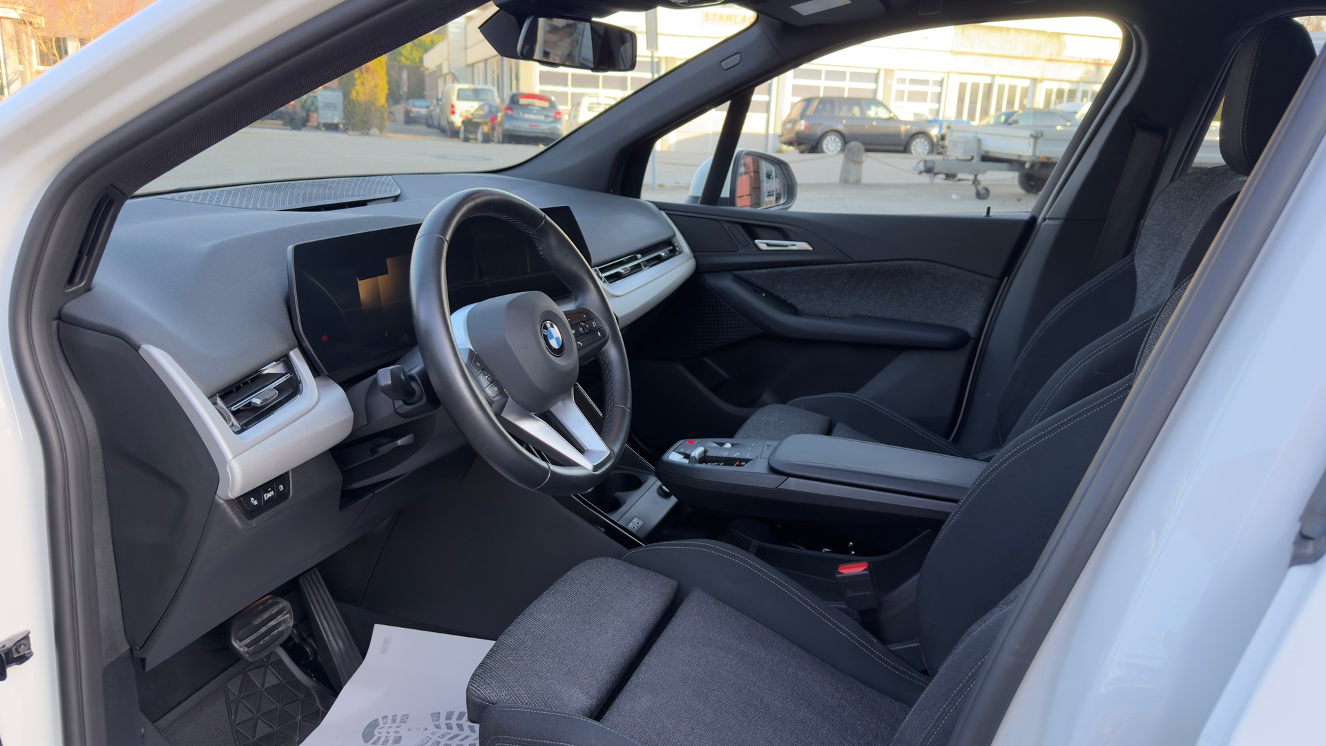 BMW 218d Active Tourer DKG-image-8