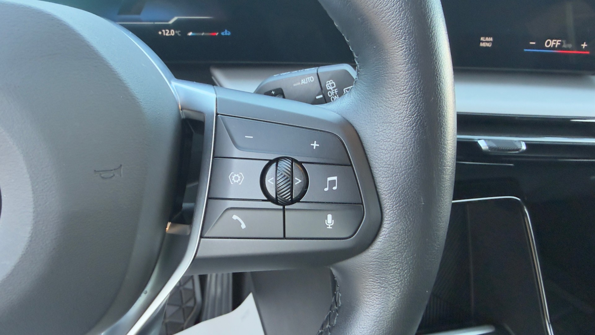 BMW 218d Active Tourer DKG-image-11