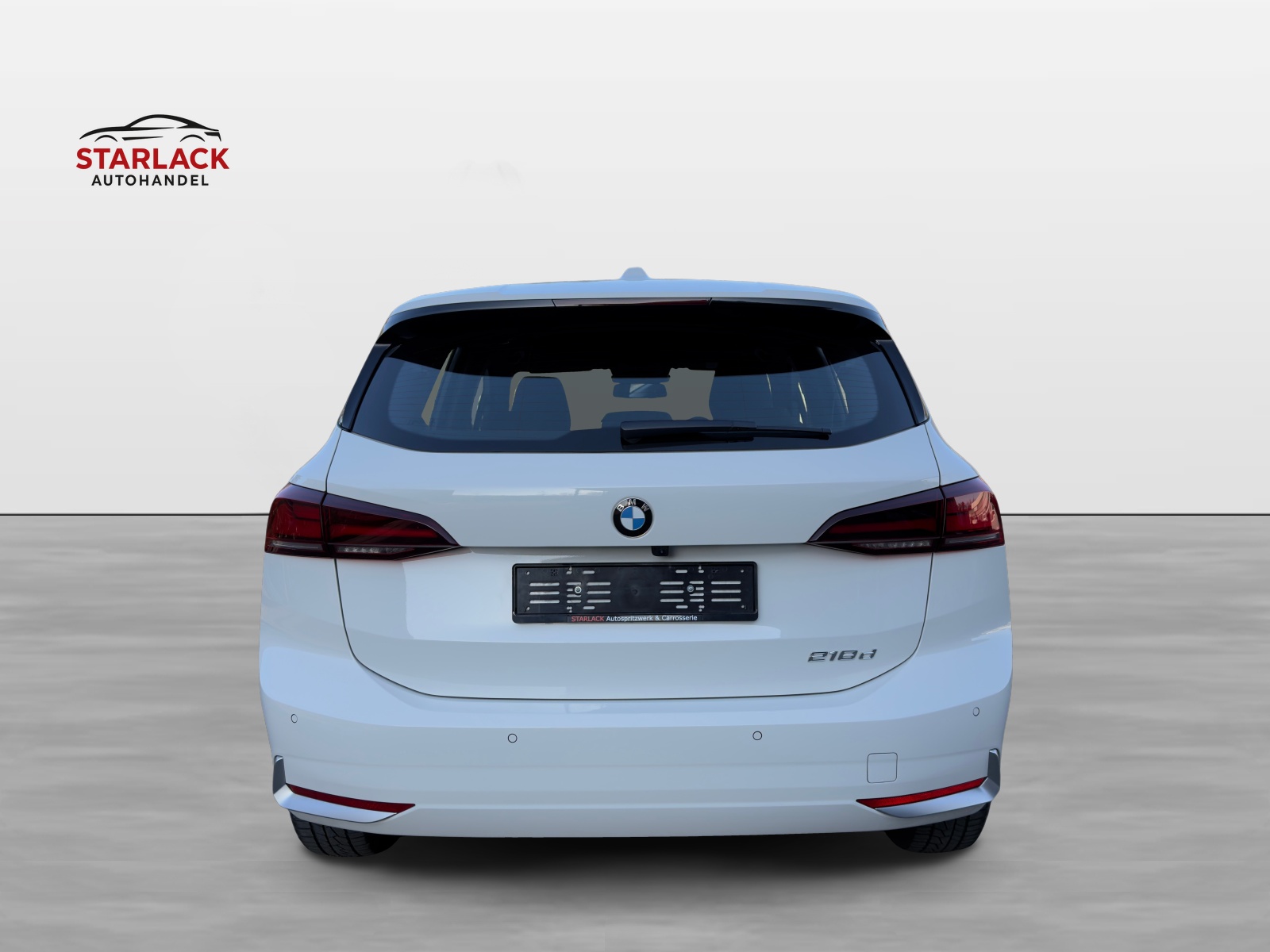 BMW 218d Active Tourer DKG-showroom-element-3
