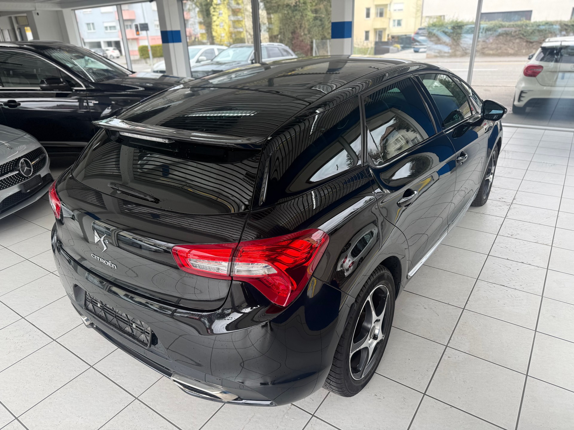 DS AUTOMOBILES DS5 1.6 Turbo Chic Automatic-image-5
