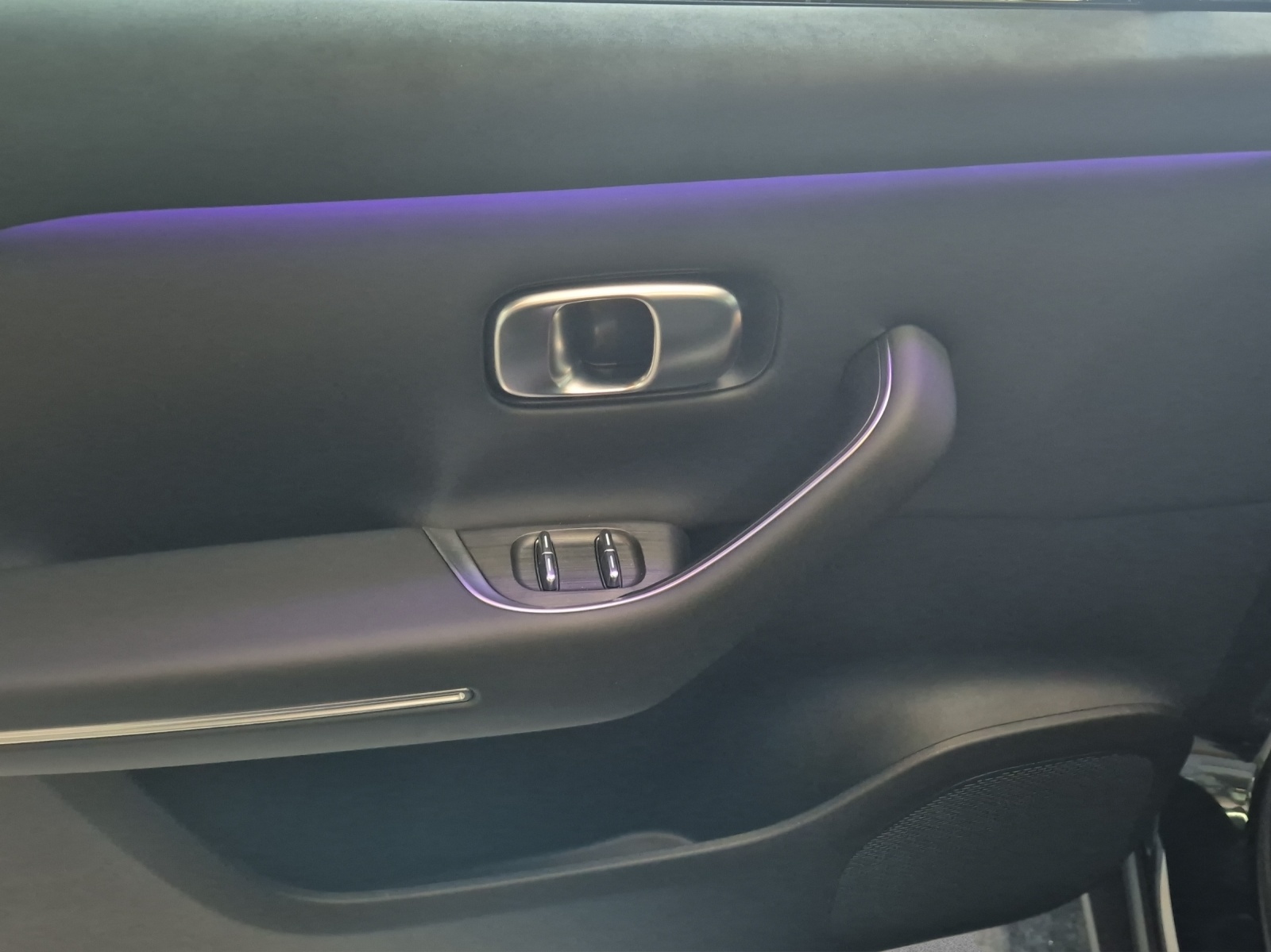 LEAPMOTOR C10 Design AWD 81.9kWh-image-10