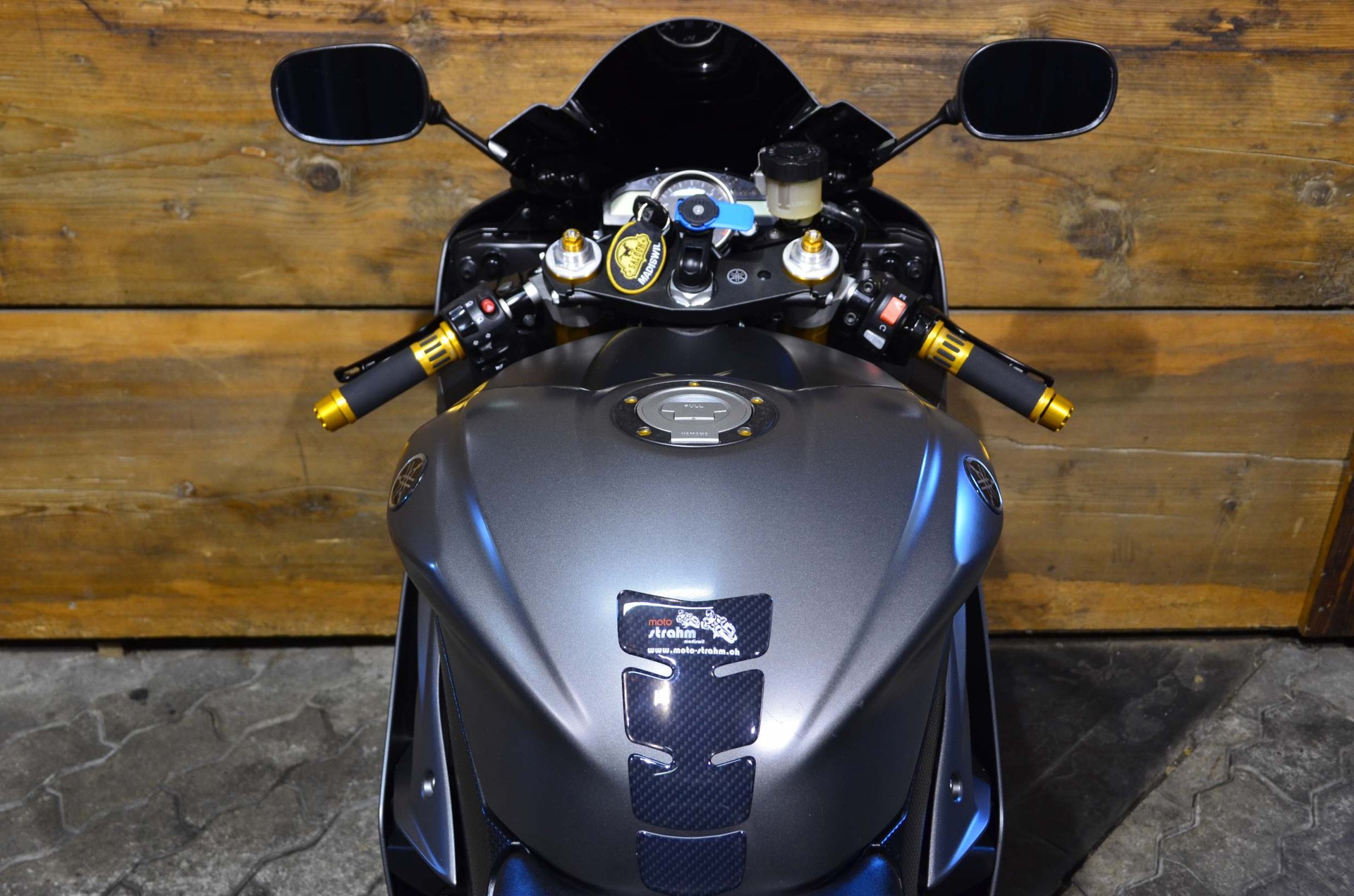 YAMAHA YZF-R6-image-2