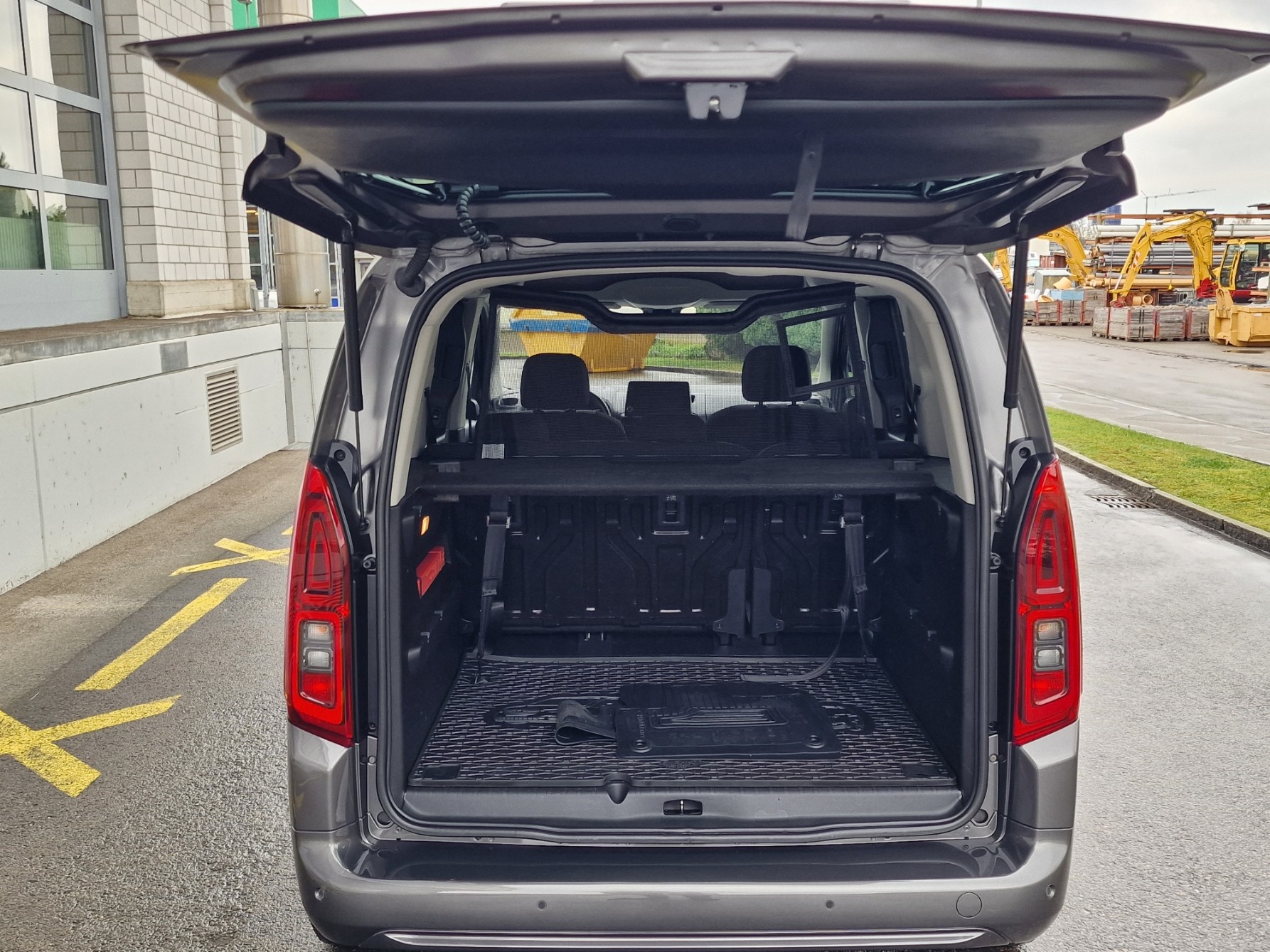 TOYOTA Proace City Verso 1.2-image-14