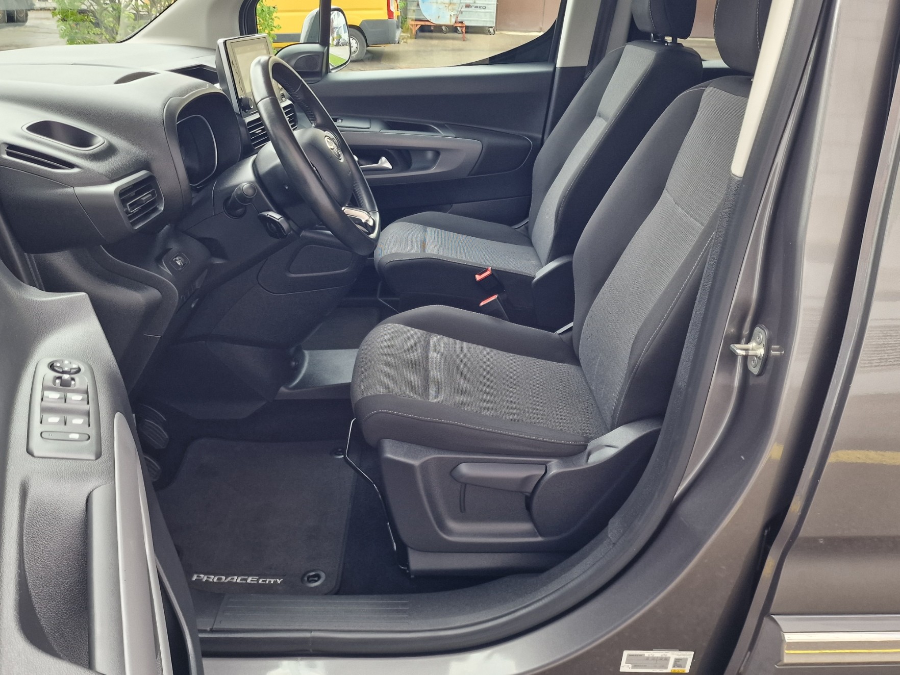 TOYOTA Proace City Verso 1.2-image-7
