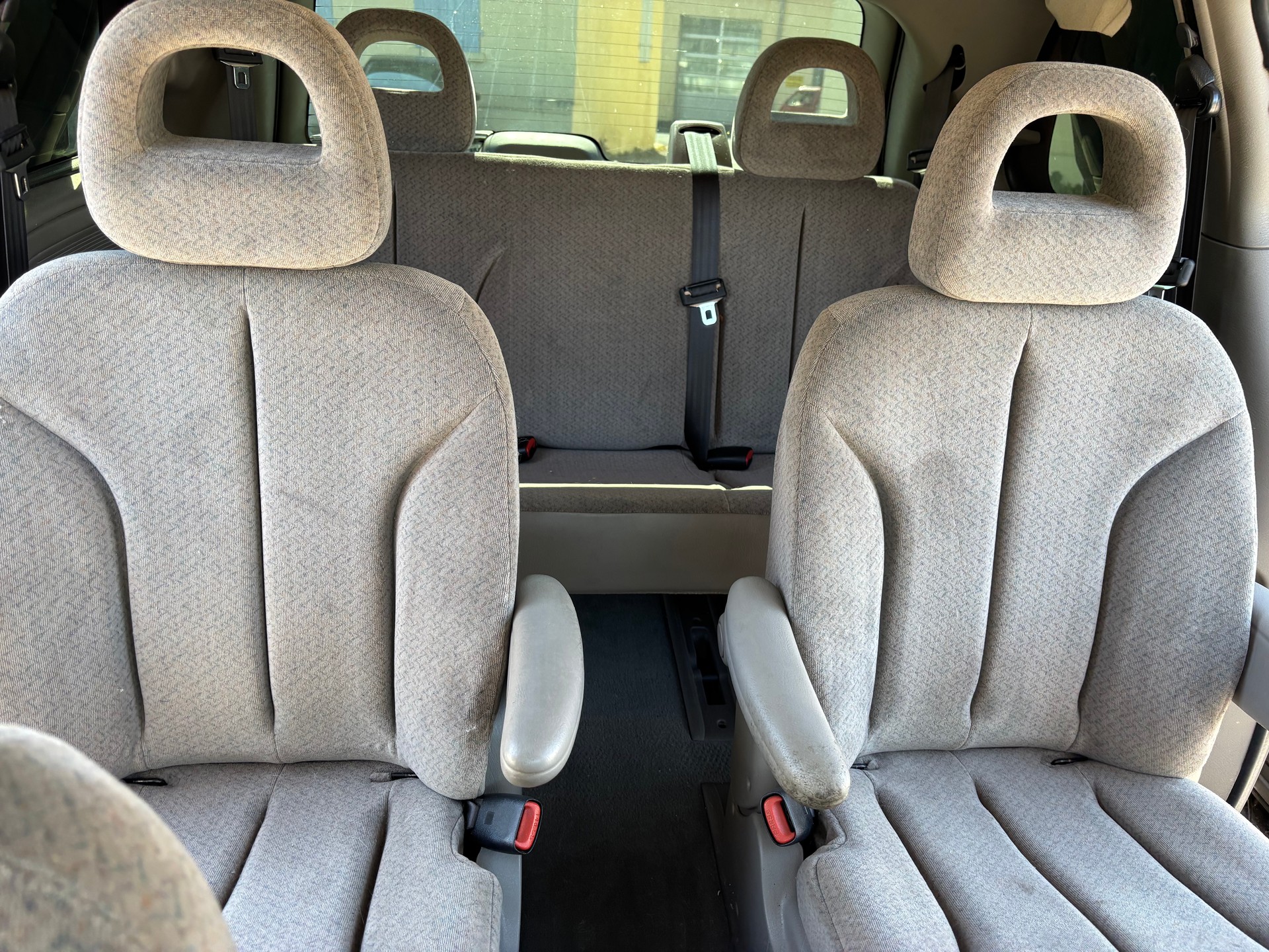 CHRYSLER Voyager 2.4 SE-image-14