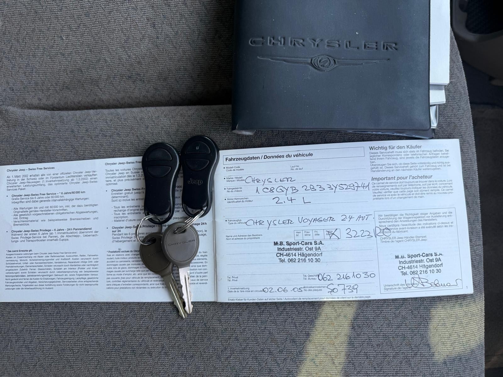 CHRYSLER Voyager 2.4 SE-image-18