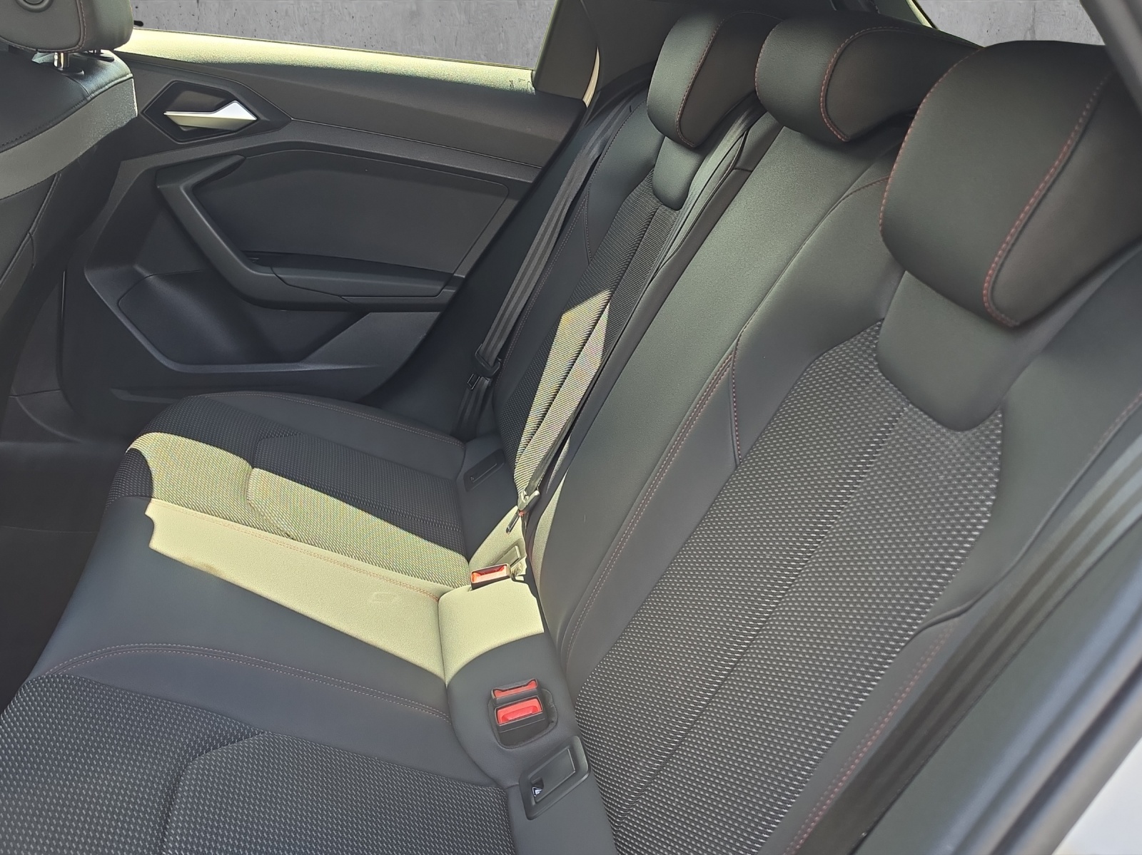 AUDI A1 Sportback 35 TFSI advanced S-tronic-image-9