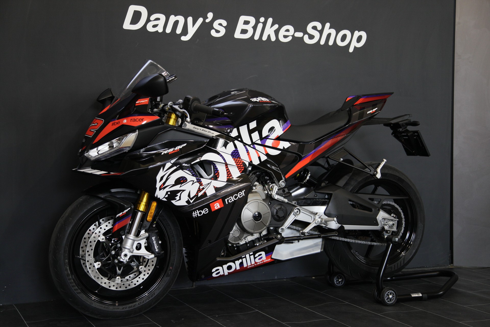 APRILIA RS GP 660 Bezzechi black Rims E5+ (105ps)-showroom-element-1
