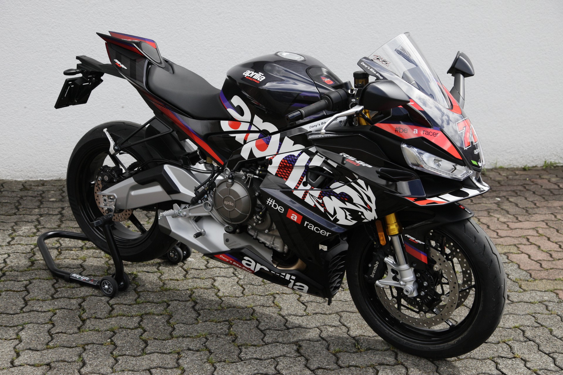 APRILIA RS GP 660 Bezzechi black Rims E5+ (105ps)-image-11
