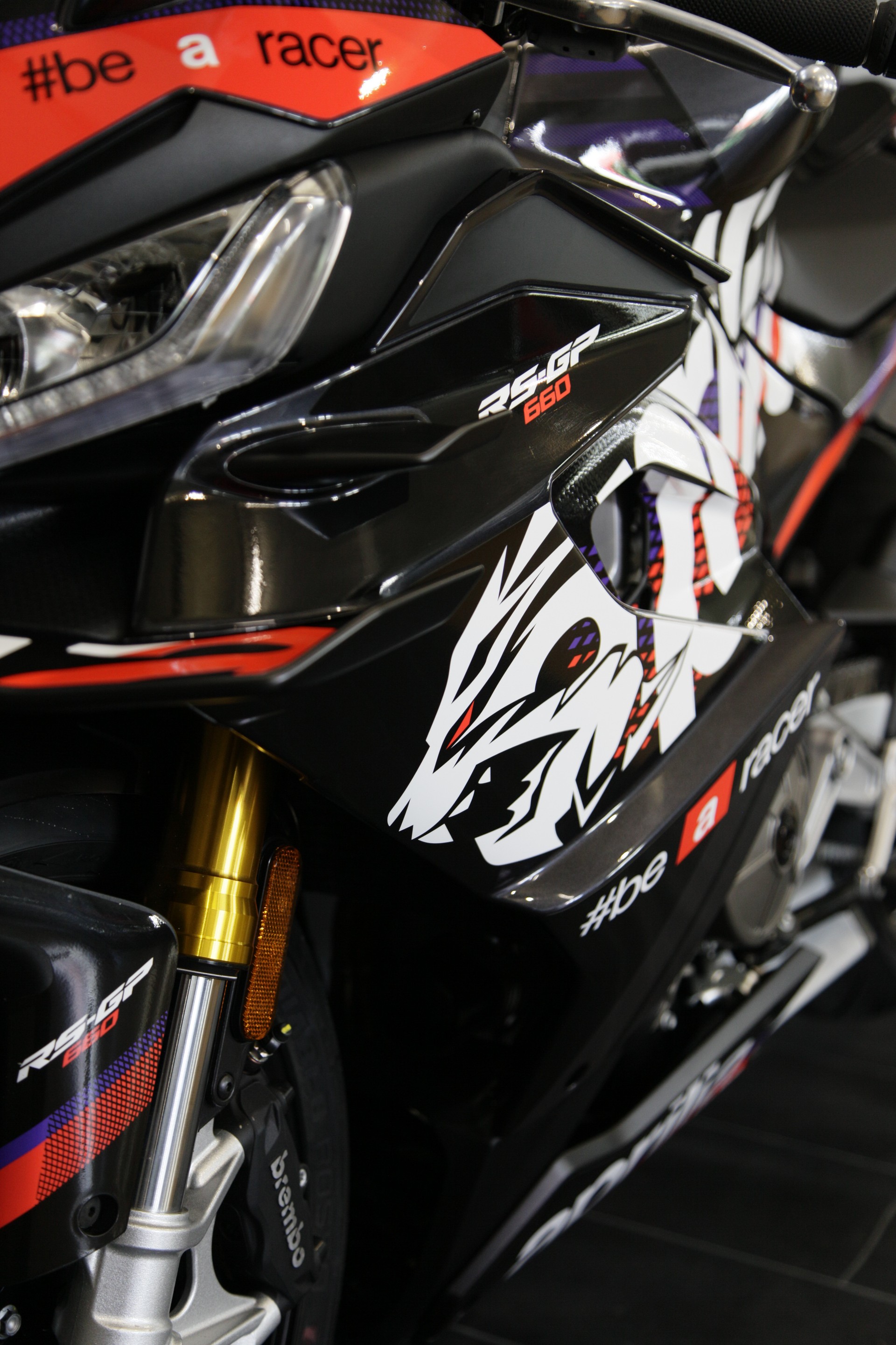 APRILIA RS GP 660 Bezzechi black Rims E5+ (105ps)-image-9