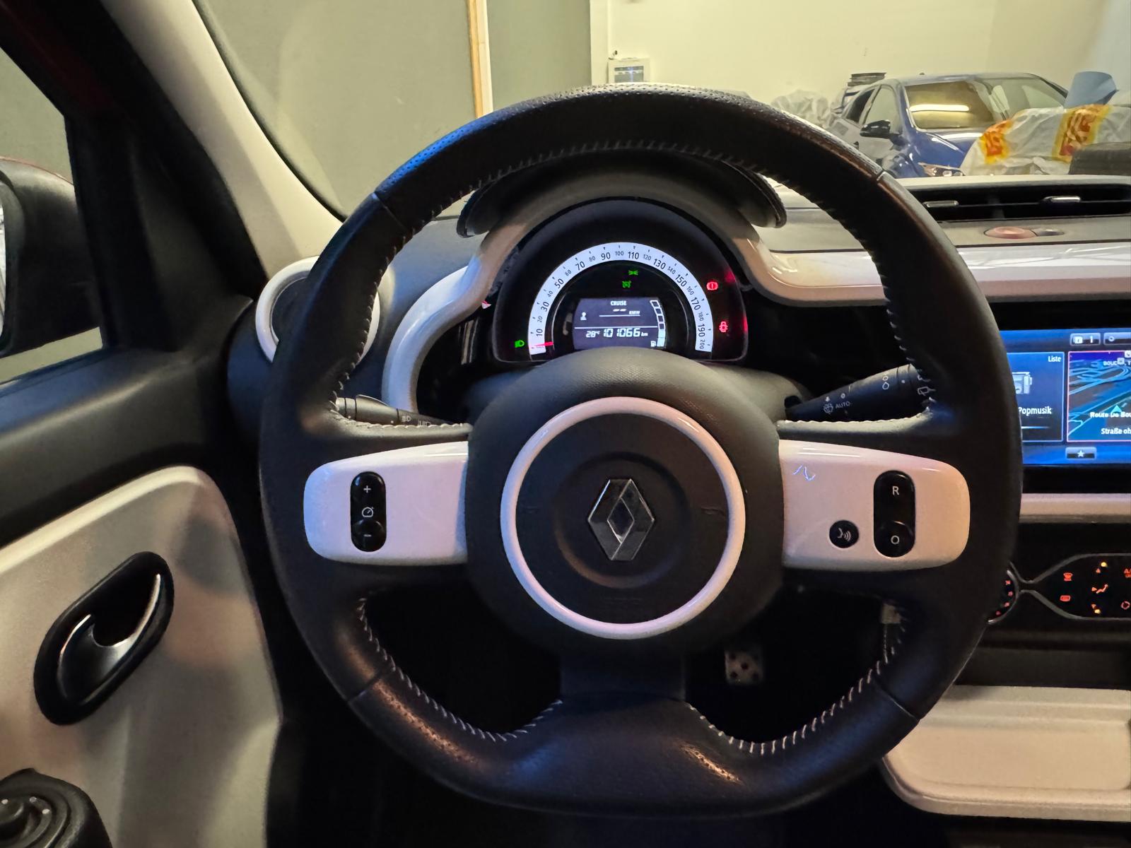 RENAULT Twingo 0.9 90th Anniversary-image-15