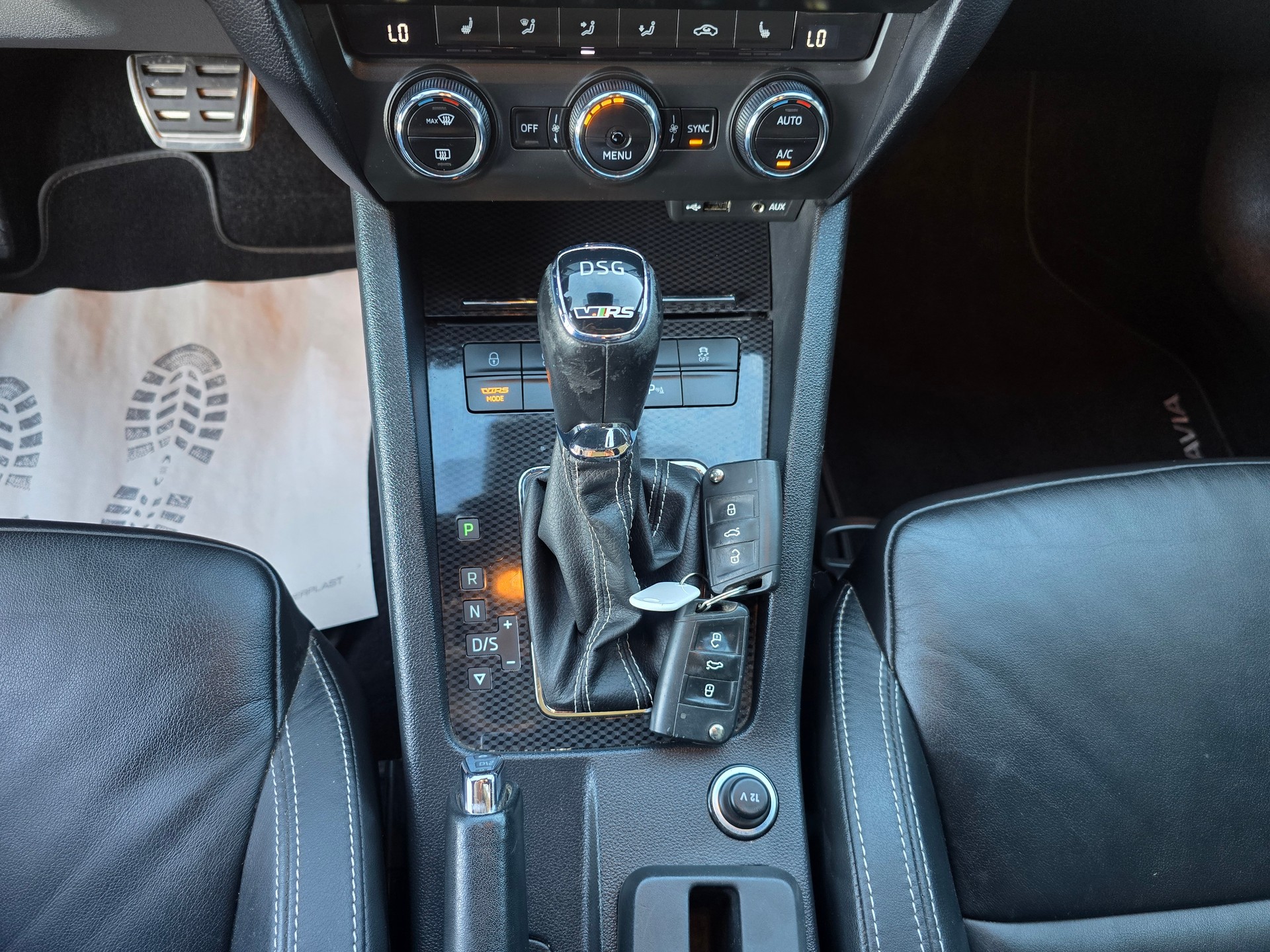 SKODA Octavia Combi 2.0 TDI RS 4x4 DSG-image-22