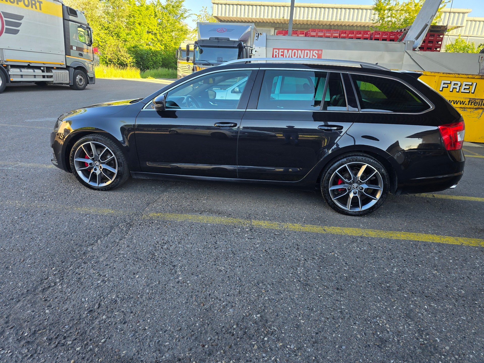 SKODA Octavia Combi 2.0 TDI RS 4x4 DSG-image-9