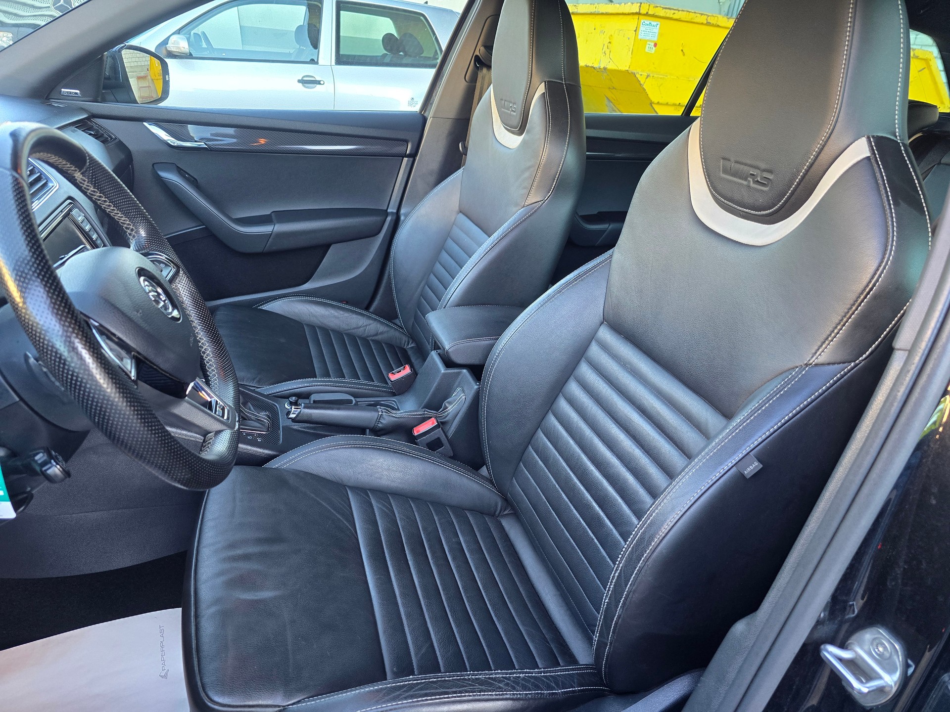 SKODA Octavia Combi 2.0 TDI RS 4x4 DSG-image-12