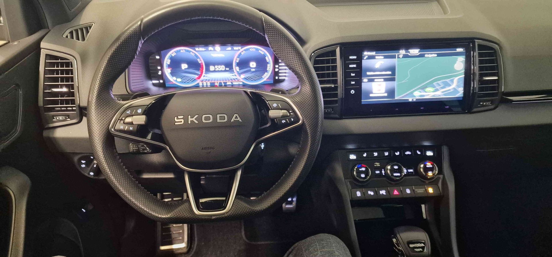 SKODA Karoq 2.0 TSI SportLine 4x4 DSG-image-4