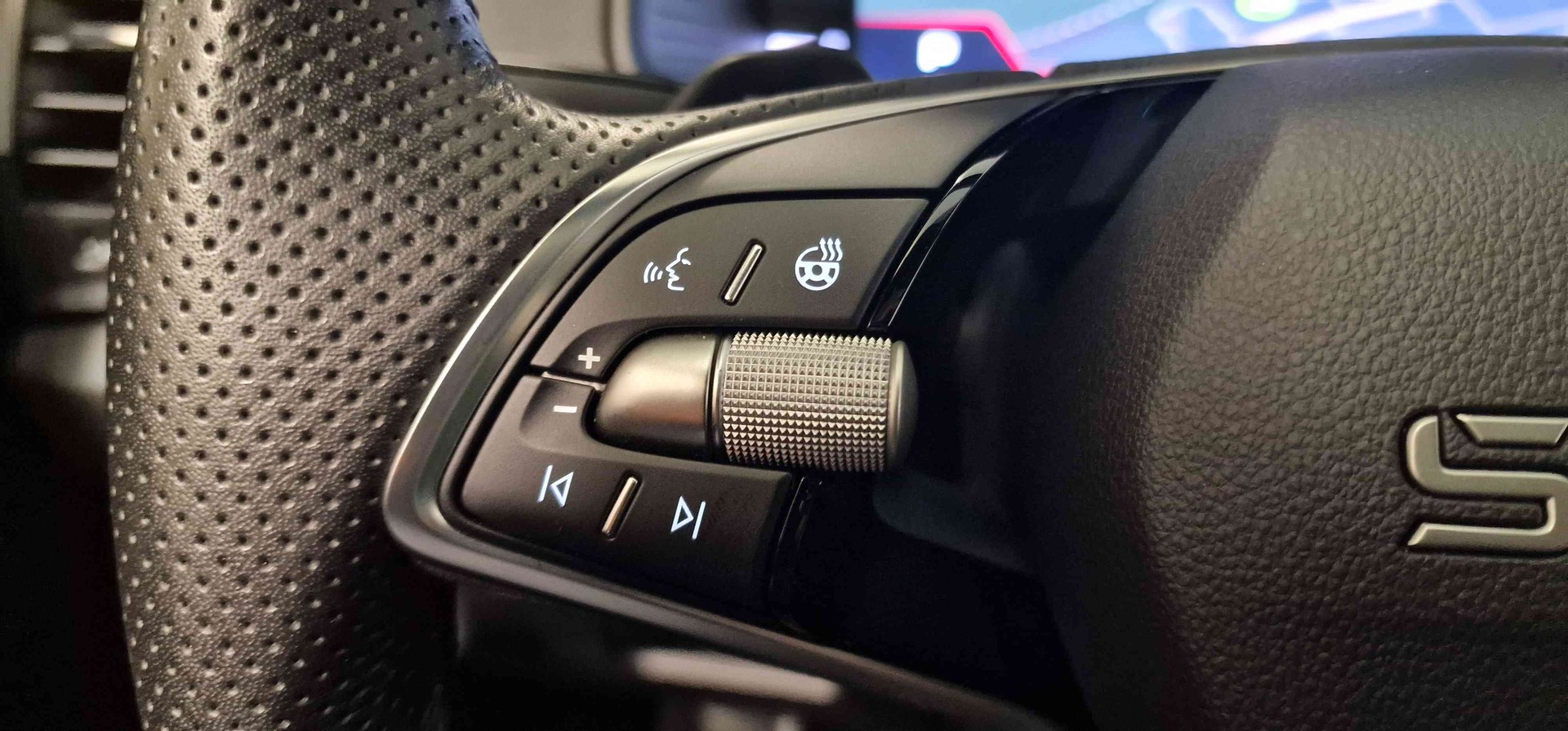 SKODA Karoq 2.0 TSI SportLine 4x4 DSG-image-5