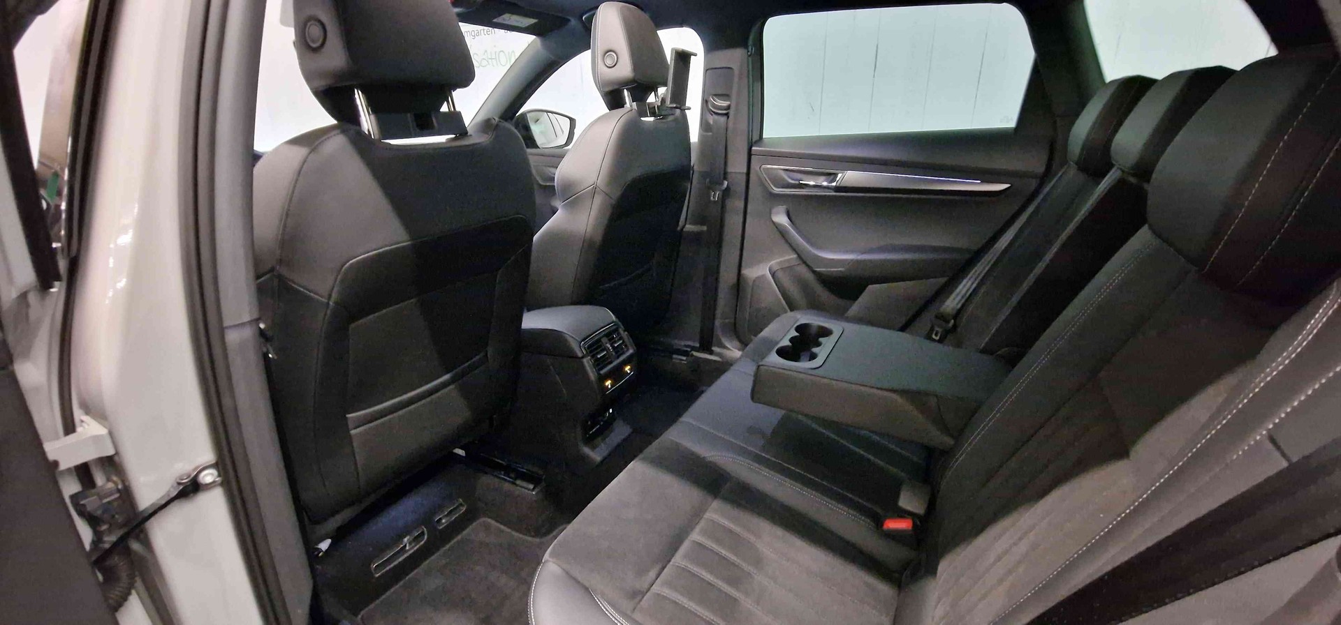SKODA Karoq 2.0 TSI SportLine 4x4 DSG-image-16