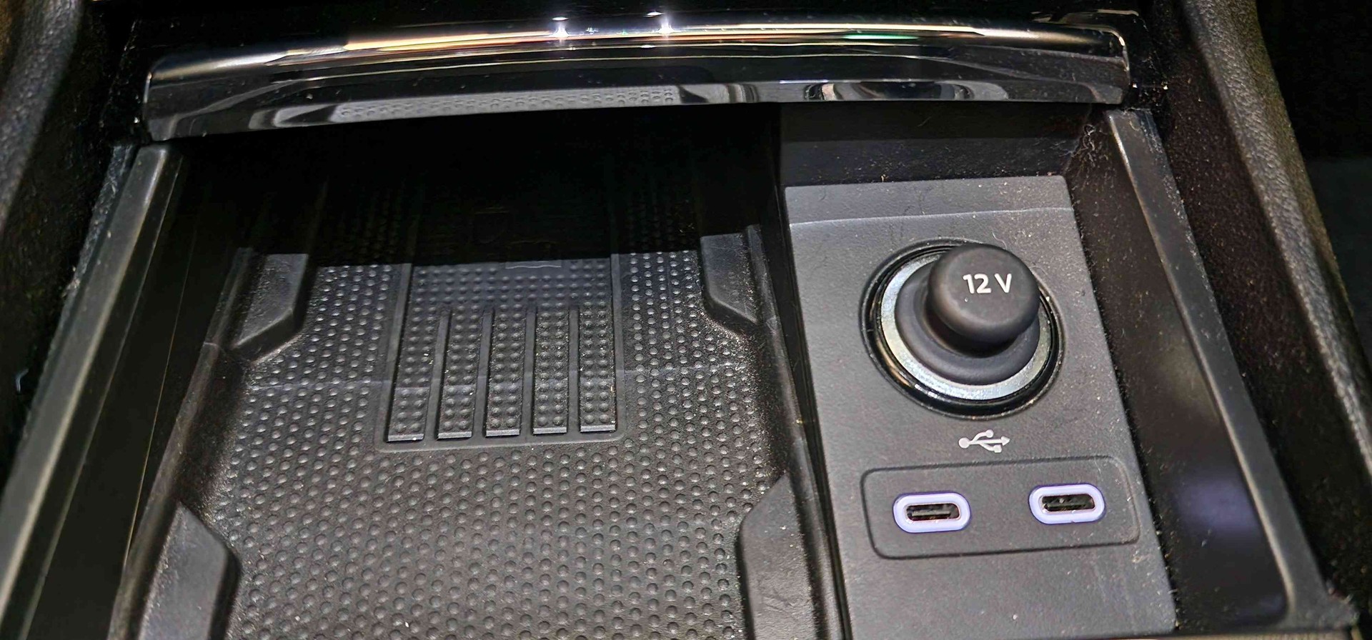 SKODA Karoq 2.0 TSI SportLine 4x4 DSG-image-12