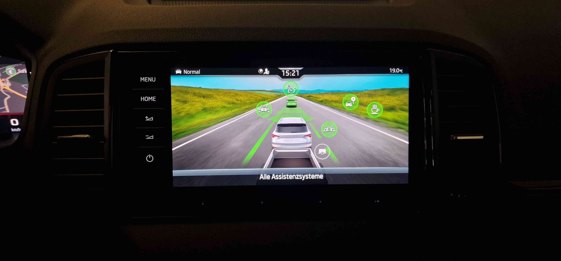 SKODA Karoq 2.0 TSI SportLine 4x4 DSG-image-9