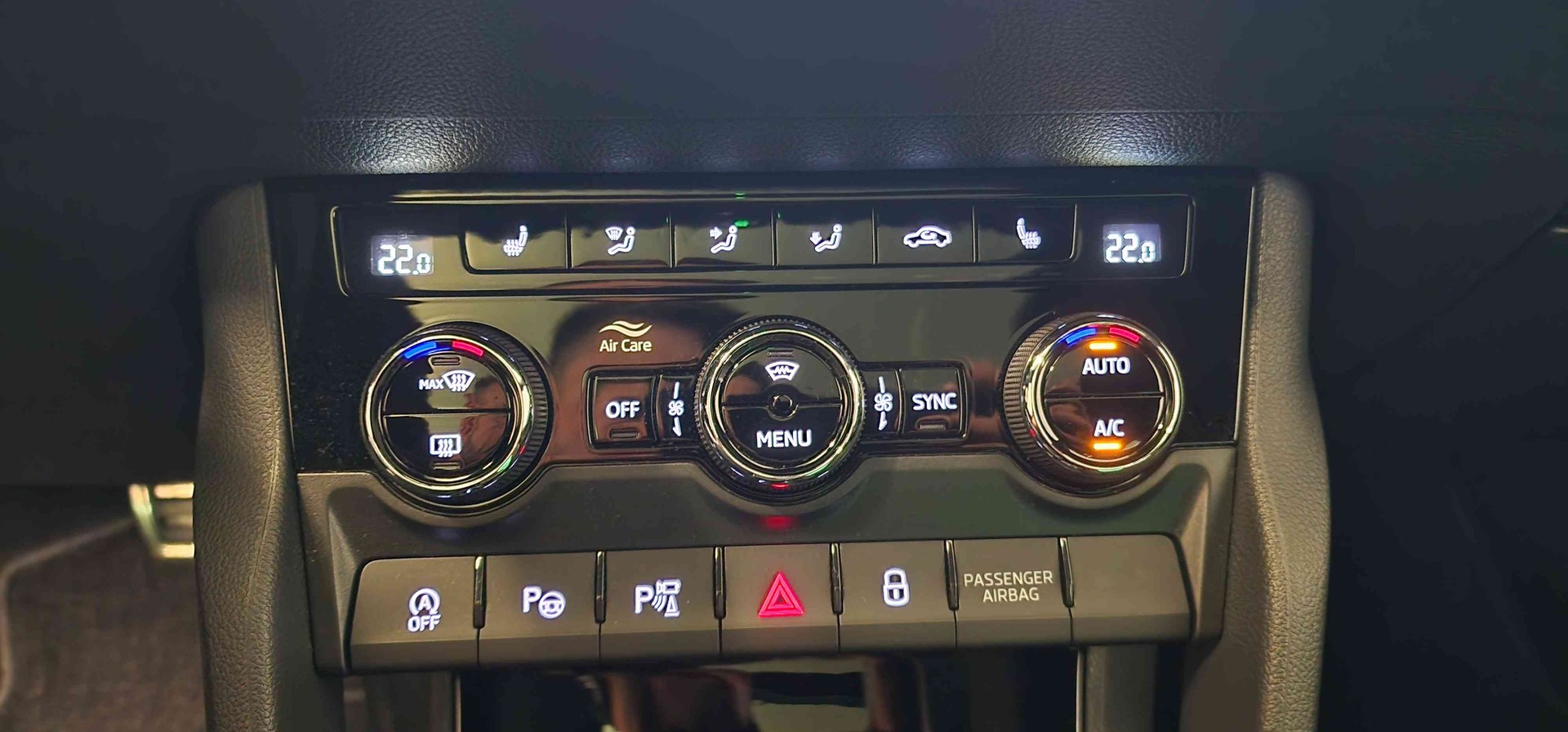 SKODA Karoq 2.0 TSI SportLine 4x4 DSG-image-11