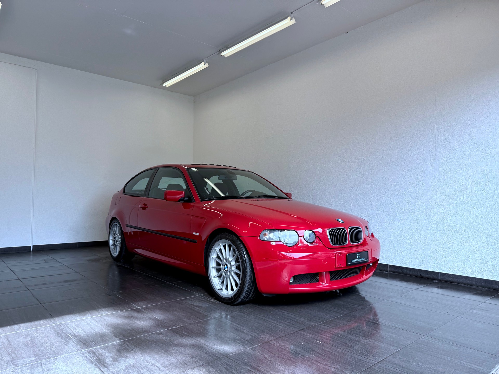 BMW 325 ti Compact-showroom-element-1